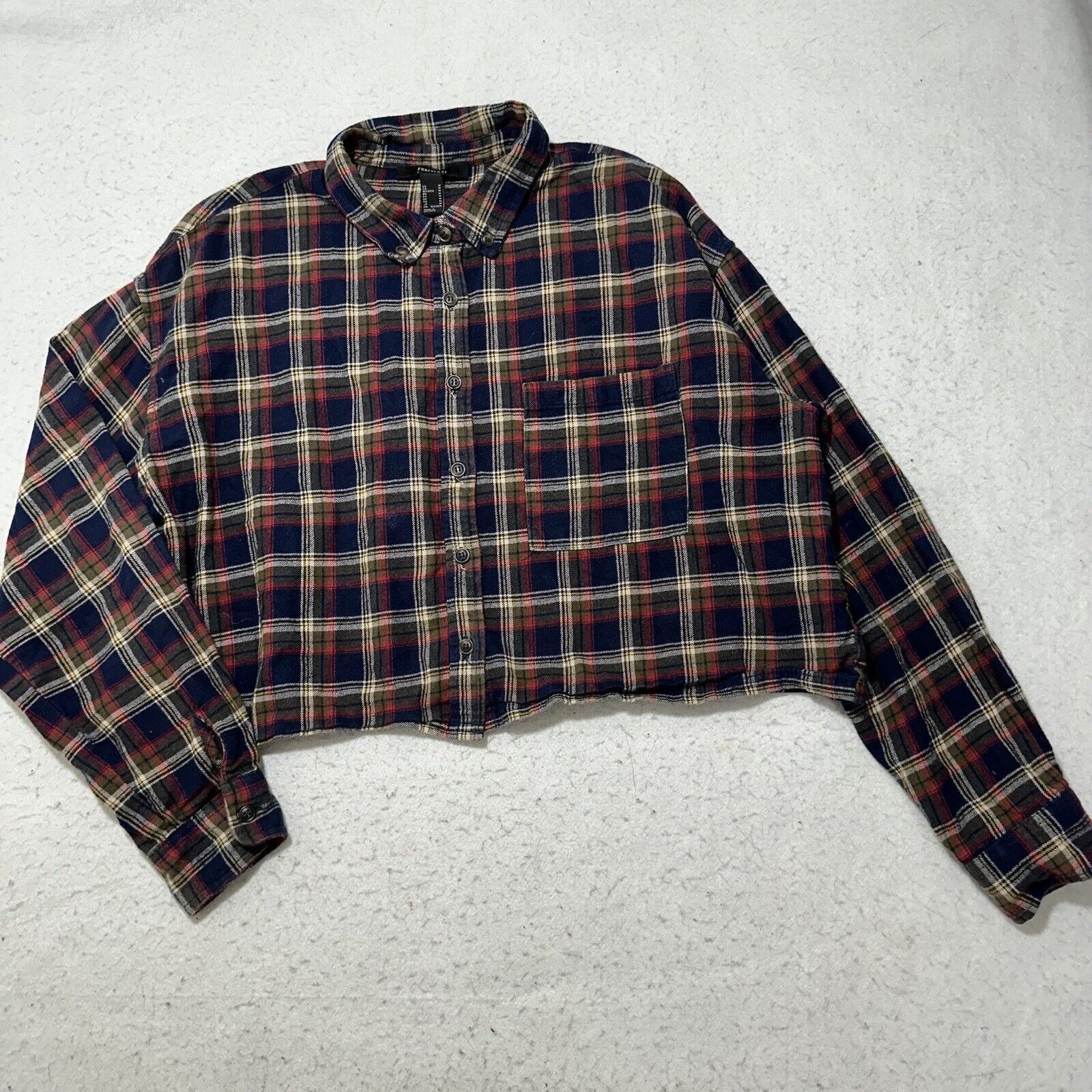 Forever 21 Forever 21 Medium Flannel Cropped Shirt Plaid Button Down Size M / US 6-8 / IT 42-44 - 1 Thumbnail