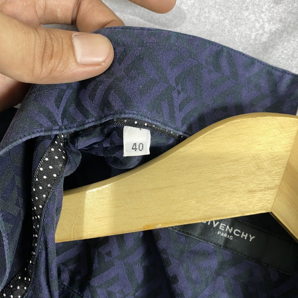 Givenchy Vintage Givenchy Monogram Patern Double Collar Shirt Size US XXS / EU 40 - 7 Thumbnail