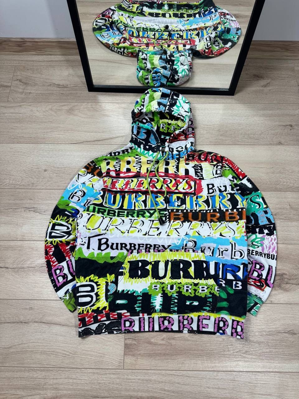 Burberry Burberry Graffiti Logo Print Hoodie Multicolor Sweatshirt S Size US S / EU 44-46 / 1 - 1 Thumbnail