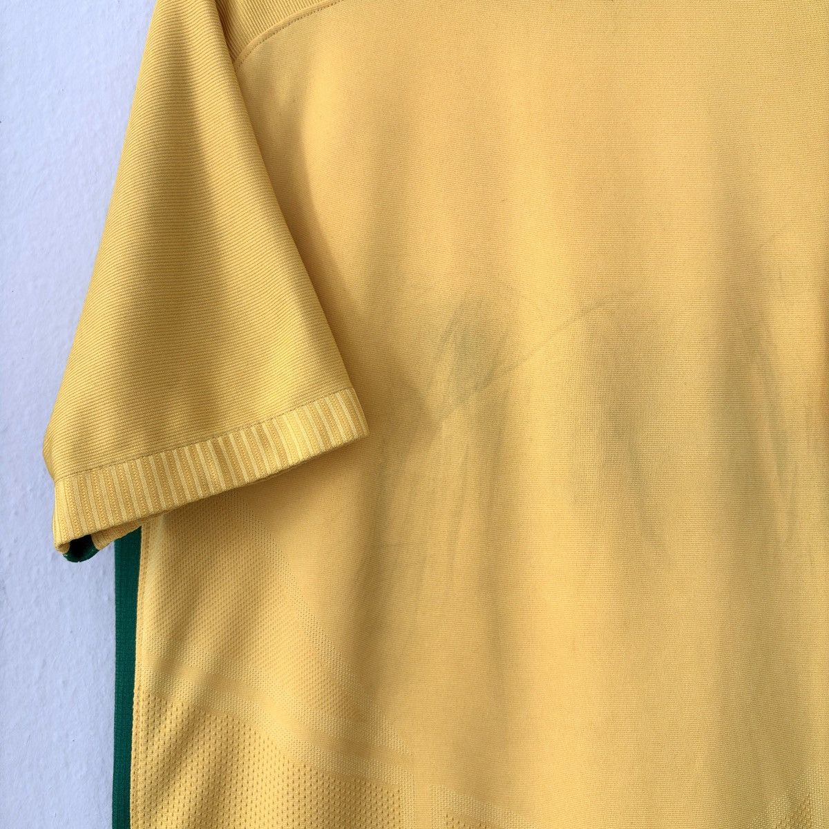 Nike 2016 2018 Brazil Nike Home Kit Soccer Jersey Shirt Top Tee Size US M / EU 48-50 / 2 - 10 Thumbnail