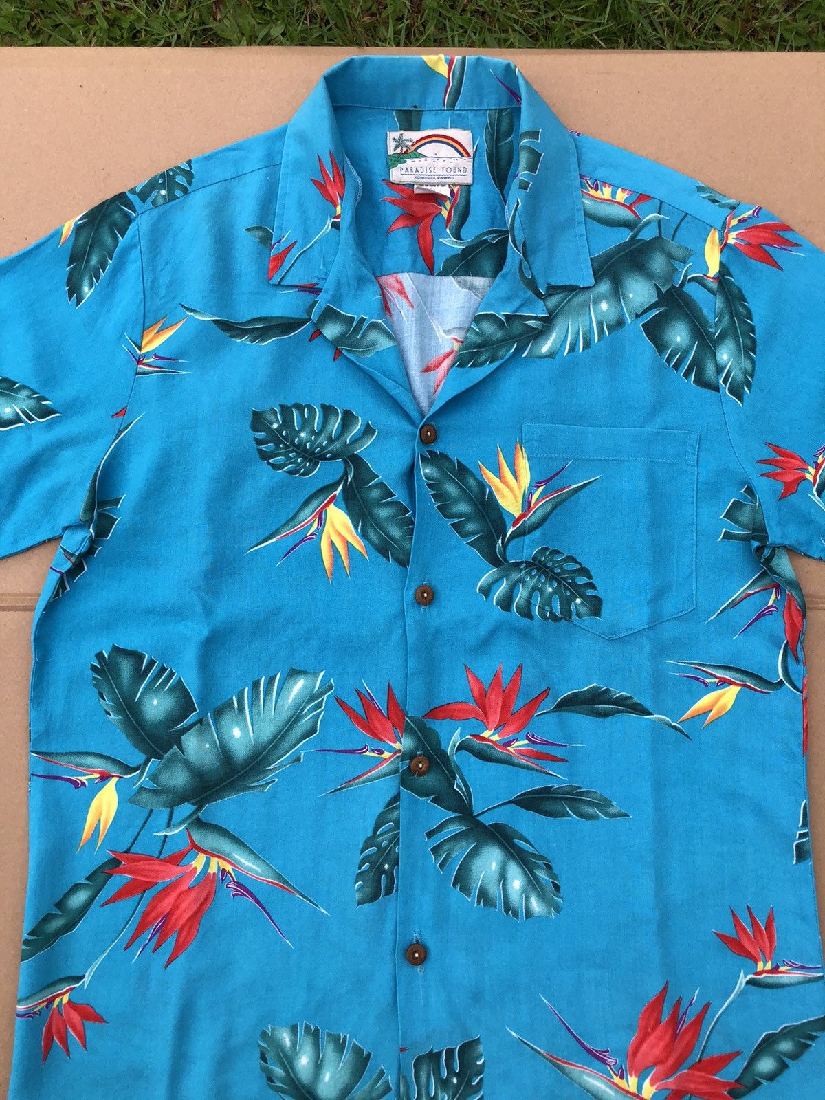 Vintage Vintage Paradise Found Honolulu, Hawaii 100% Rayon Button Size US M / EU 48-50 / 2 - 3 Thumbnail