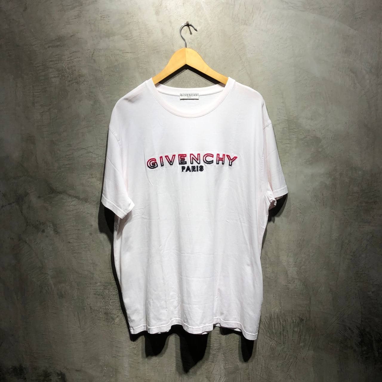 Givenchy Givenchy SS20 Embroidered tee Size US XL / EU 56 / 4 - 1 Thumbnail