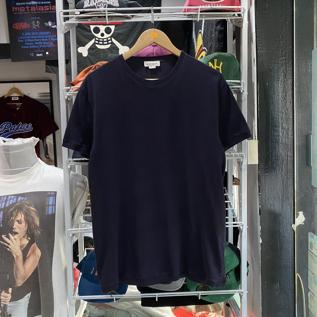 Alexander McQueen × Vintage Vintage Alexander McQueen 3 Skulls T-shirt Y2K S Oversized Size US S / EU 44-46 / 1 - 2 Thumbnail