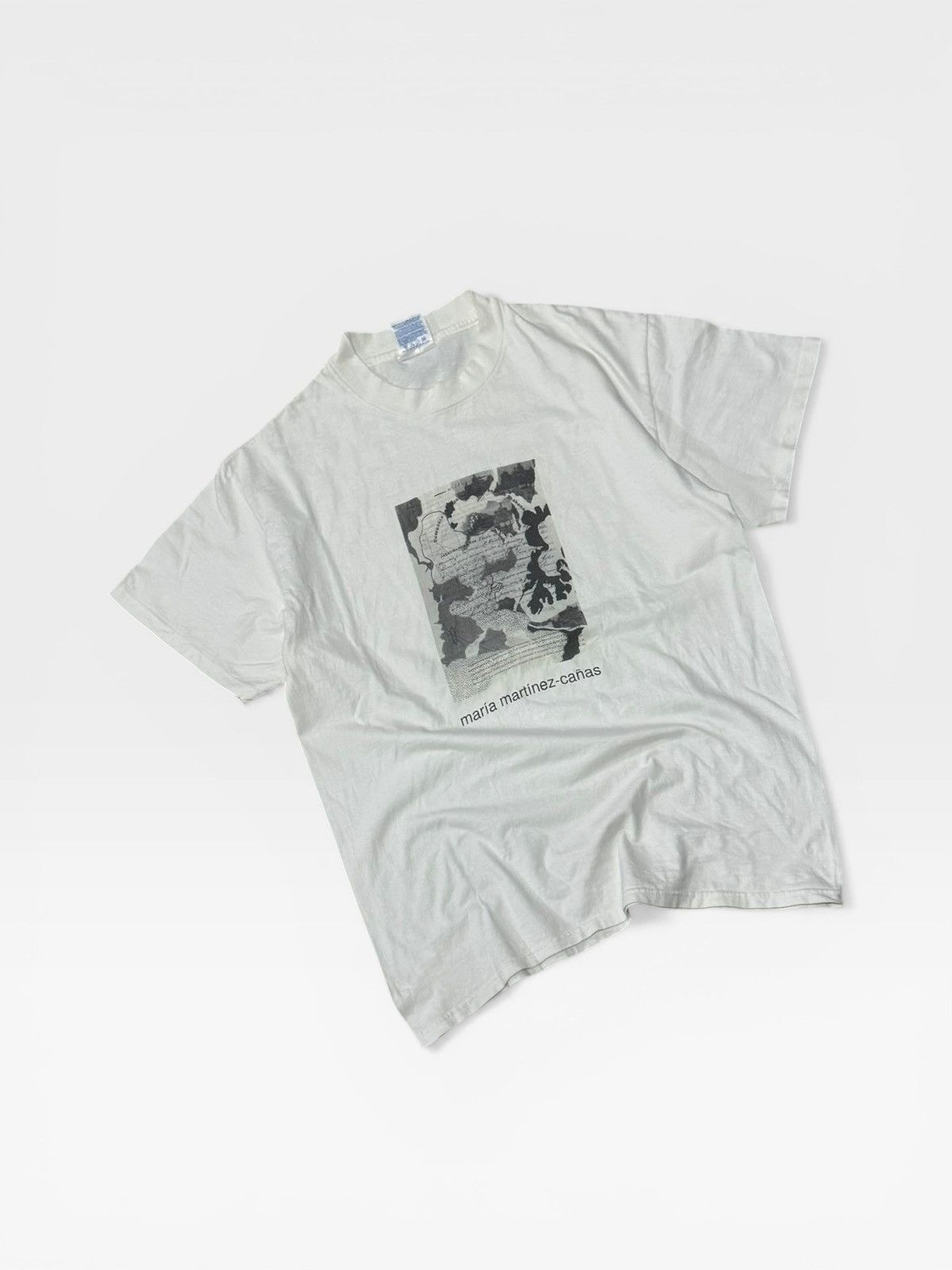 Vintage Vintage 90sMaría Martinez-Cañas Dislocations Finland Art Tee Size US L / EU 52-54 / 3 - 5 Thumbnail