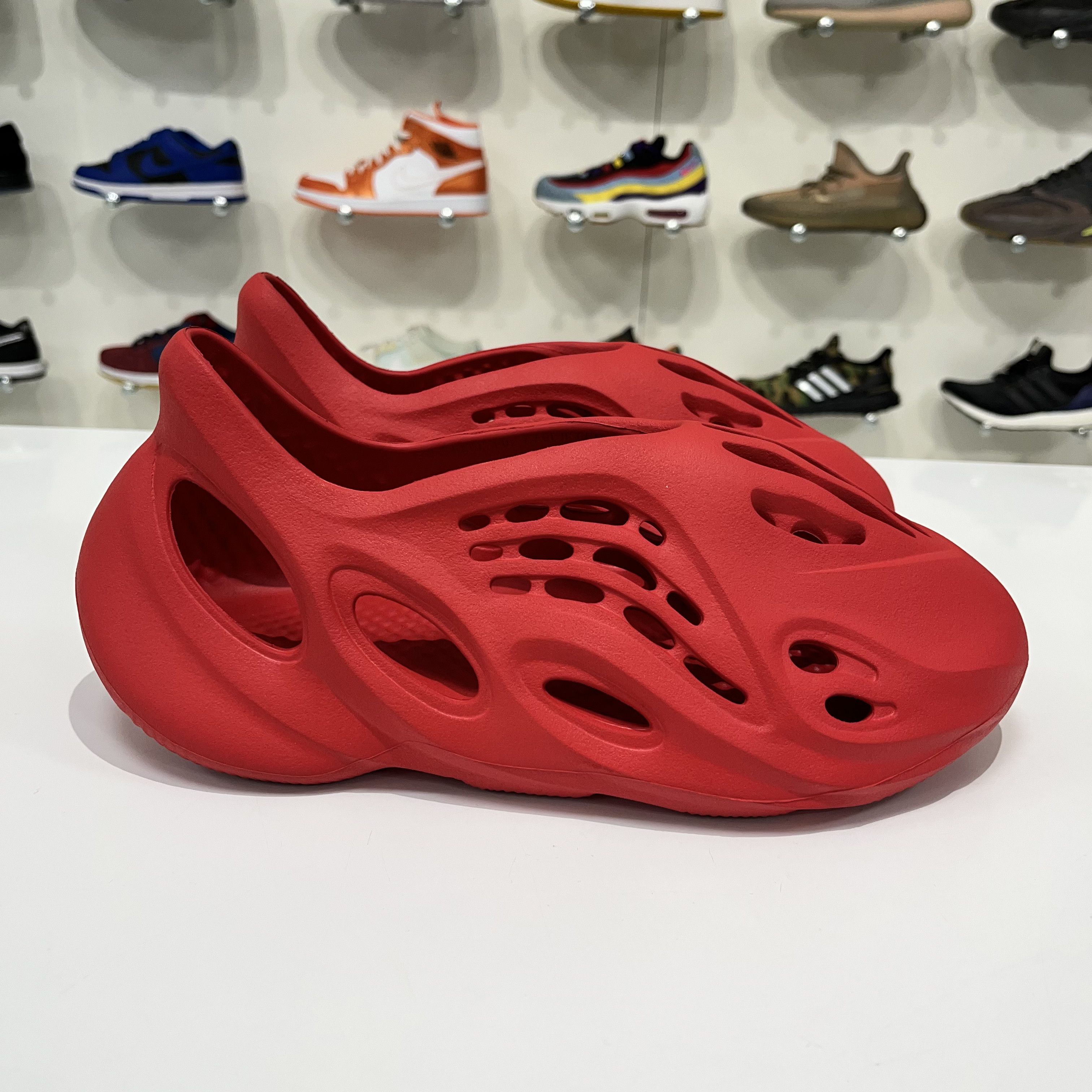 Adidas Adidas Yeezy Foam RNNR MX Vermillion Size US 9 / EU 42 - 7 Thumbnail