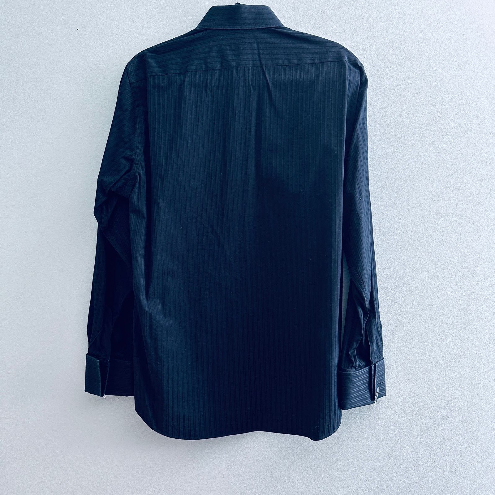 Hugo Boss Hugo Boss black button down Size US M / EU 48-50 / 2 - 3 Thumbnail