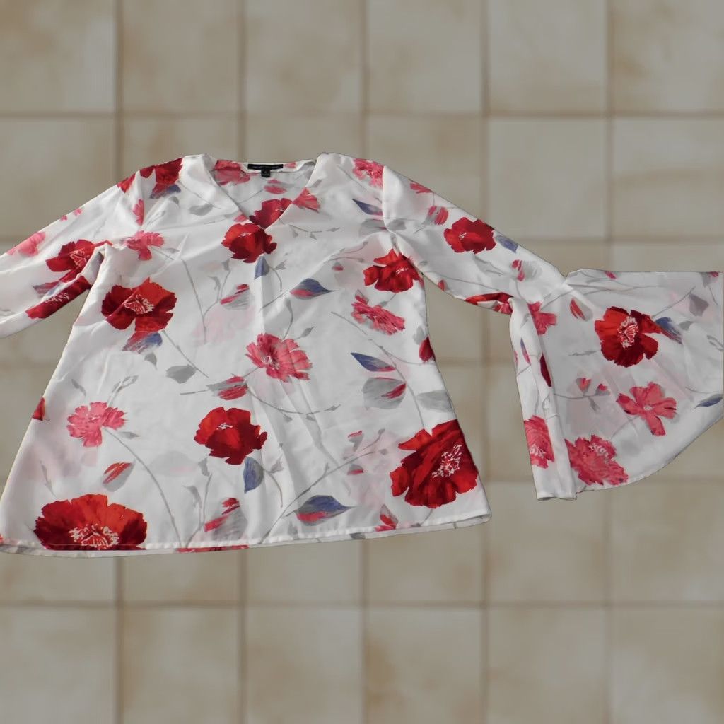 Banana Republic Banana Republic Blouse Womens S White Floral Bell Sleeve Crew Neck Pullover Casual Regular Polyester Woven Classic Size S / US 4 / IT 40 - 1 Thumbnail