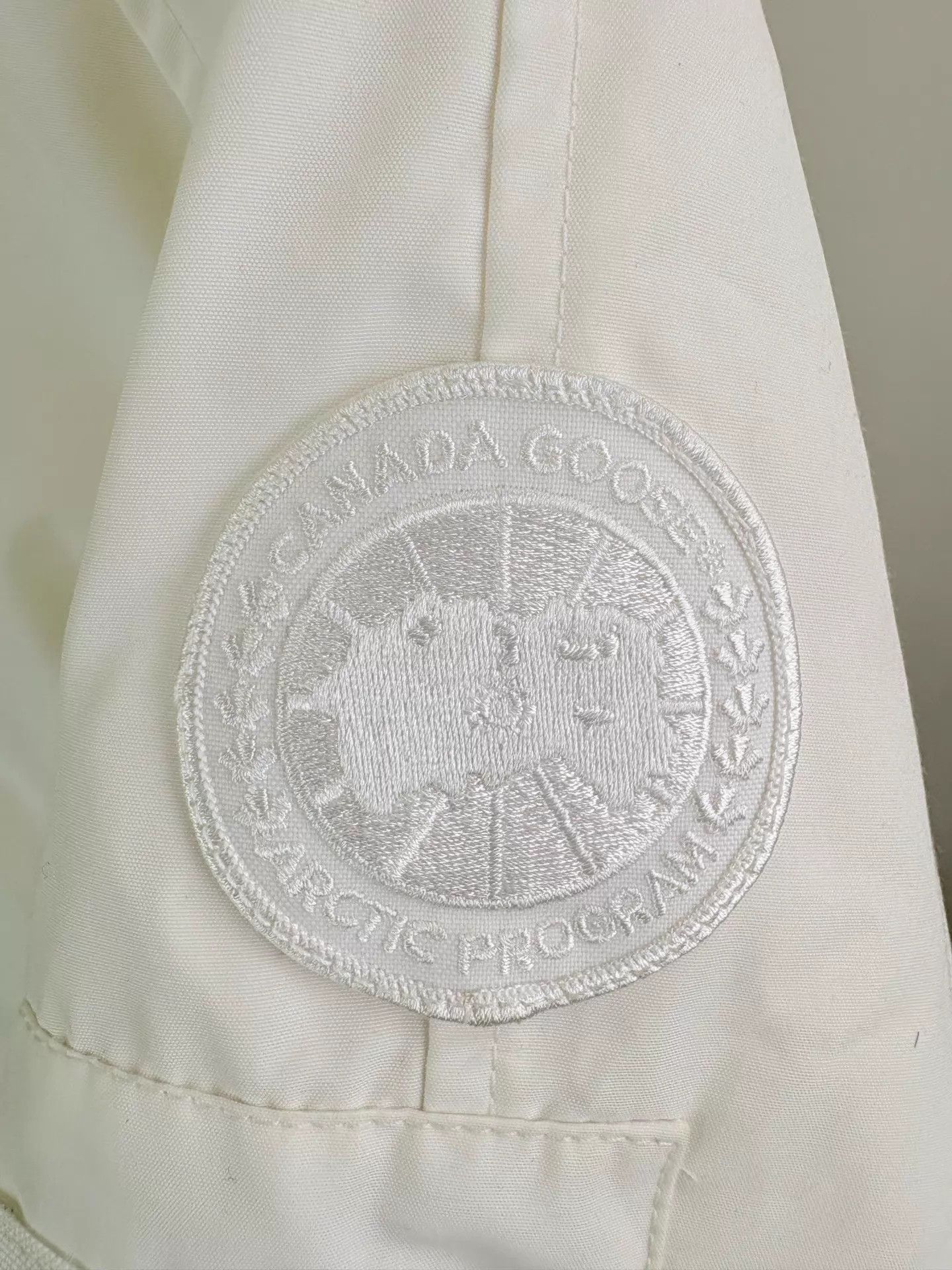 Canada Goose CANADA GOOSE White Label CHILLIWACK Bomber Down Jacket Size US S / EU 44-46 / 1 - 3 Thumbnail