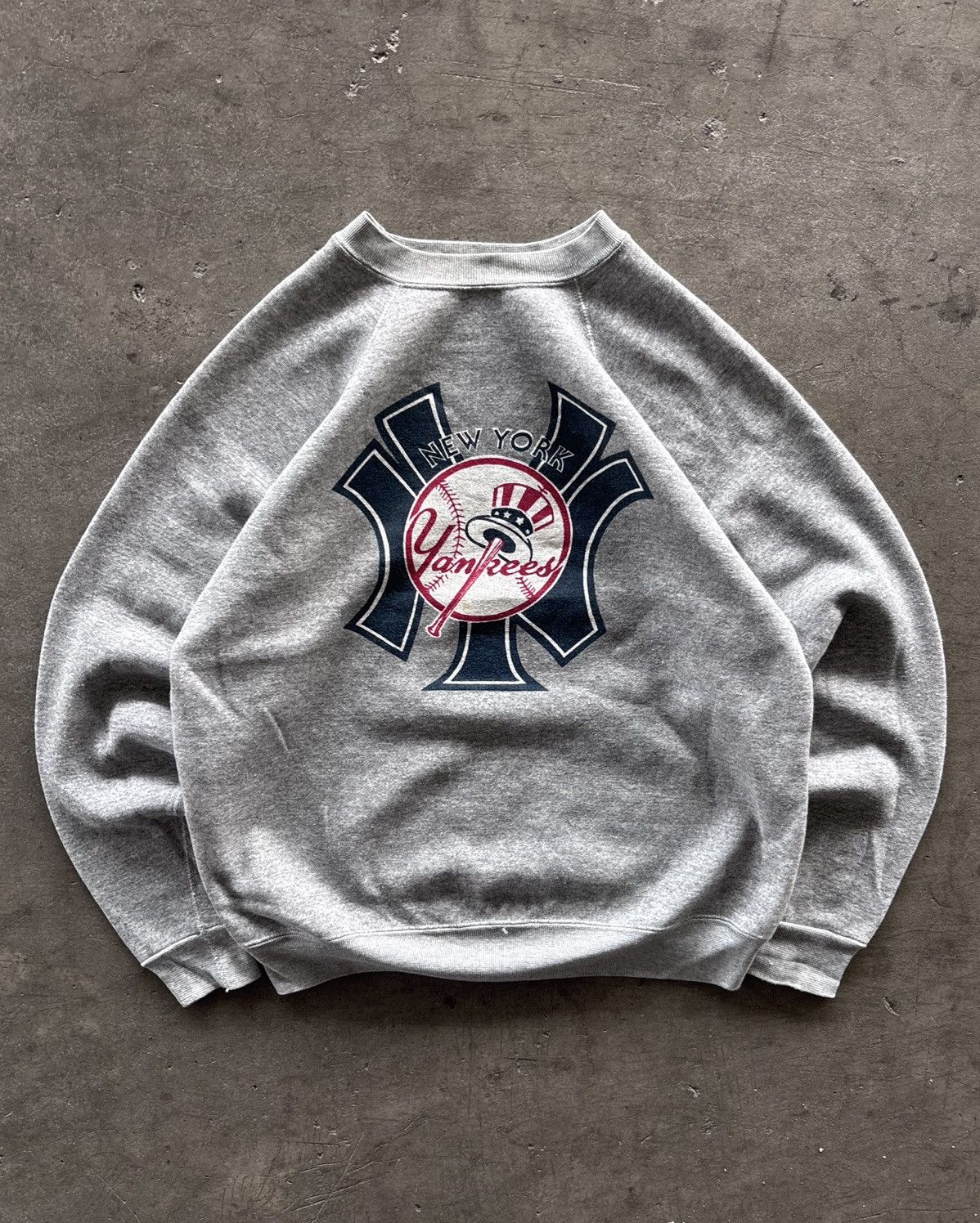 Japanese Brand × New York Yankees 1980s New York Yankees Grey Raglan Crewneck Size US L / EU 52-54 / 3 - 1 Thumbnail