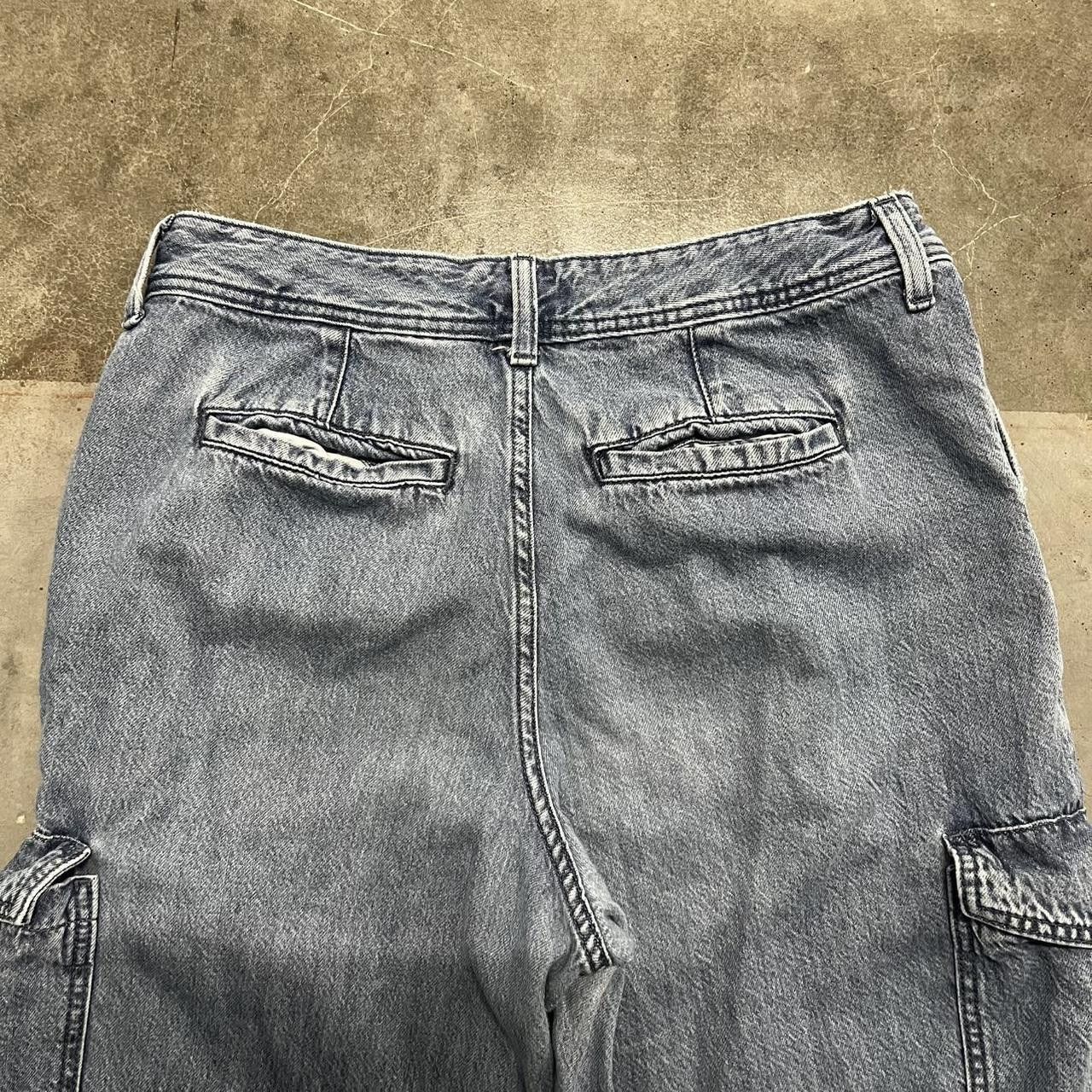 Vintage Vintage Y2K/2000s Super Baggy WideLeg Skater Style Medium Wash Cargo Denim Jeans! Size US 34 / EU 50 - 7 Thumbnail
