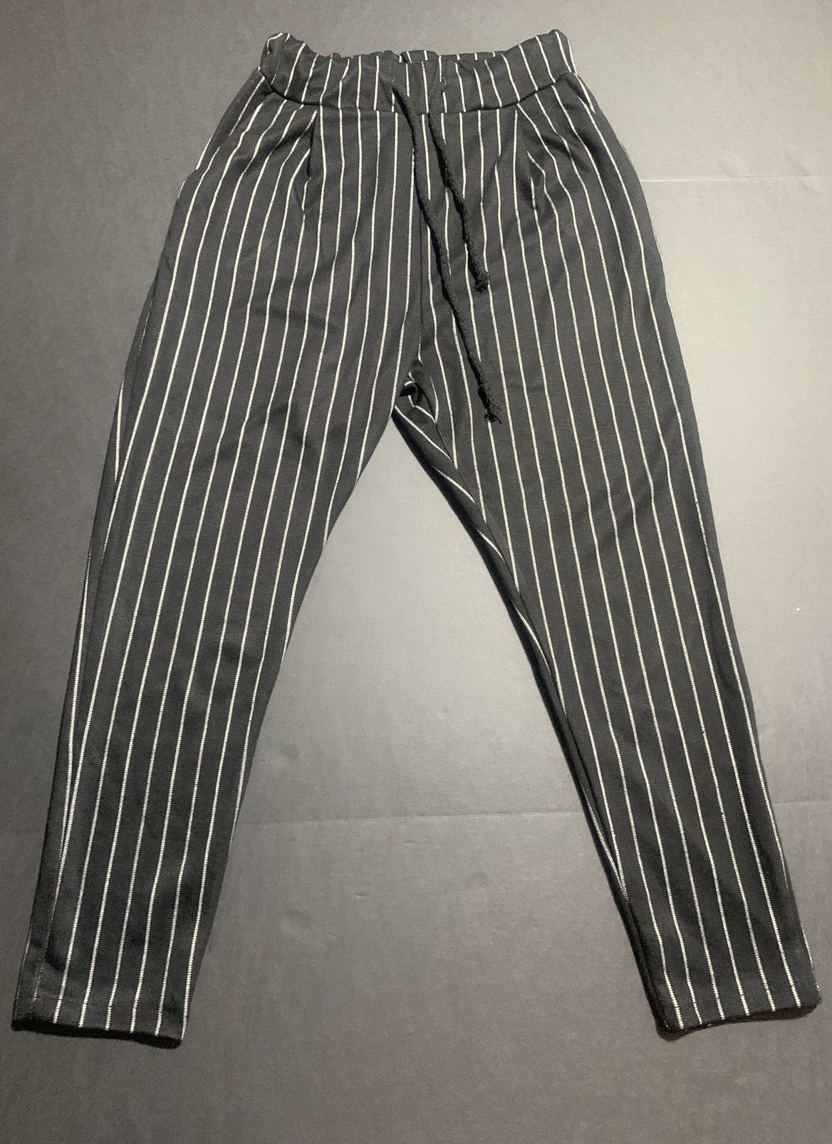 Boohoo Boohoo Man Black Pinstripe Slim Fit Joggers Size Small Size US 30 / EU 46 - 1 Thumbnail