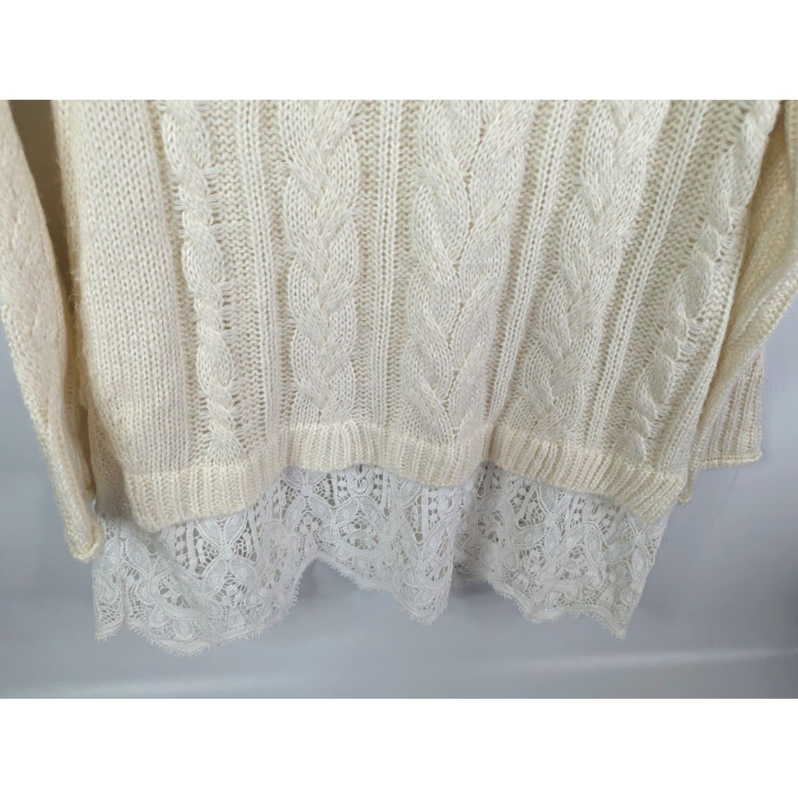 Vintage VINTAGE Knox Rose Cream Cable Knit Off the Shoulder Lace Trim Cowl Women Sweater Large Size L / US 10 / IT 46 - 3 Thumbnail