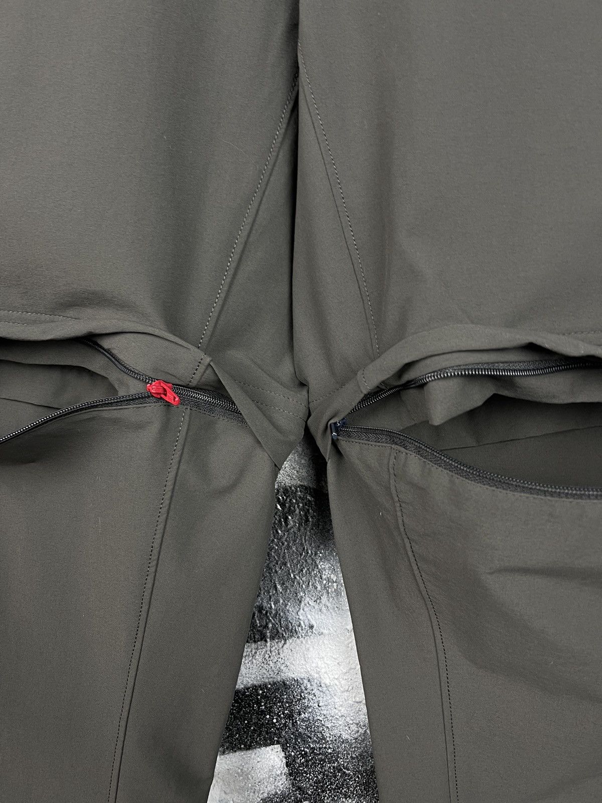 The North Face The North Face Outdoor Grey Cargo Transformer Pants WMNS Size 8 Size 30" / US 8 / IT 44 - 14 Thumbnail