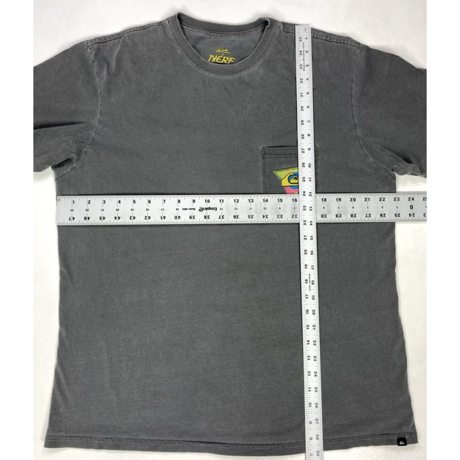 Quiksilver VINTAGE Quiksilver Nerf Graphic Pocket T-shirt Men XL Gray Short Sleeve Size US XL / EU 56 / 4 - 5 Thumbnail