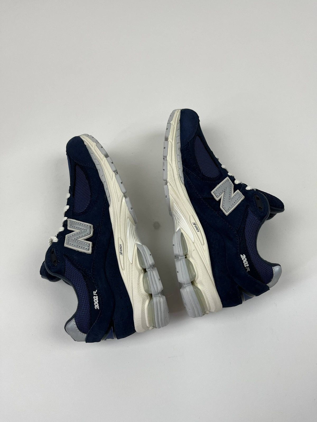 New Balance New Balance 2002R Navy Grey Sneakers Women US 6 6.5 Mismatch Size US 6 / IT 36 - 4 Thumbnail