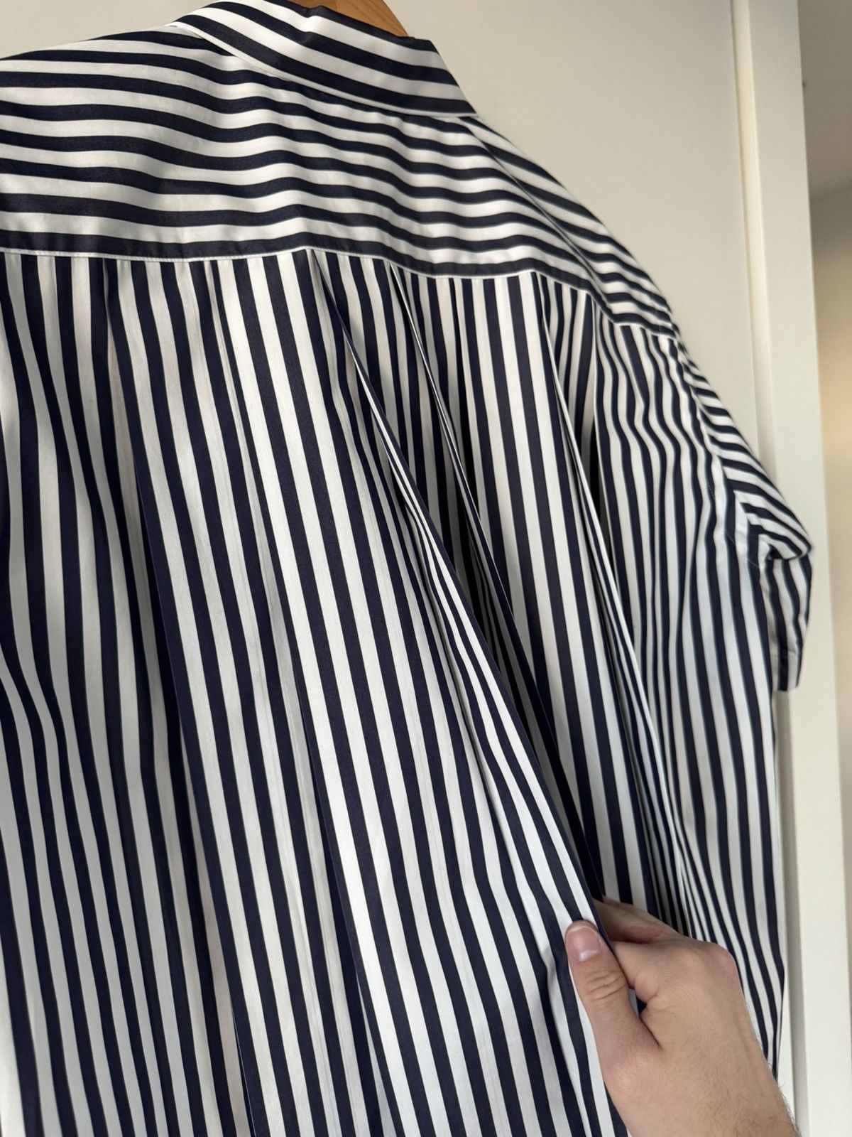 Sacai White and Navy Stripe Pleated Shirt 2 Size US M / EU 48-50 / 2 - 8 Thumbnail