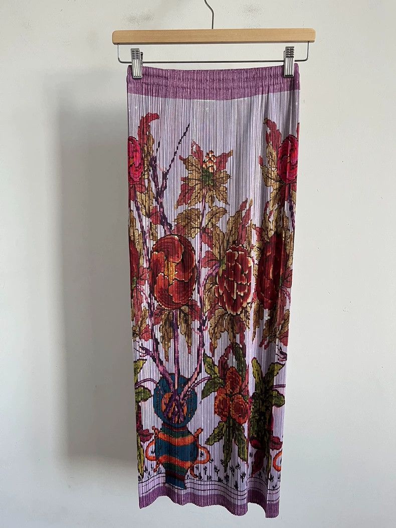 Issey Miyake Issey Miyake size:3 Purple noble flower skirt Size 22" - 2 Thumbnail