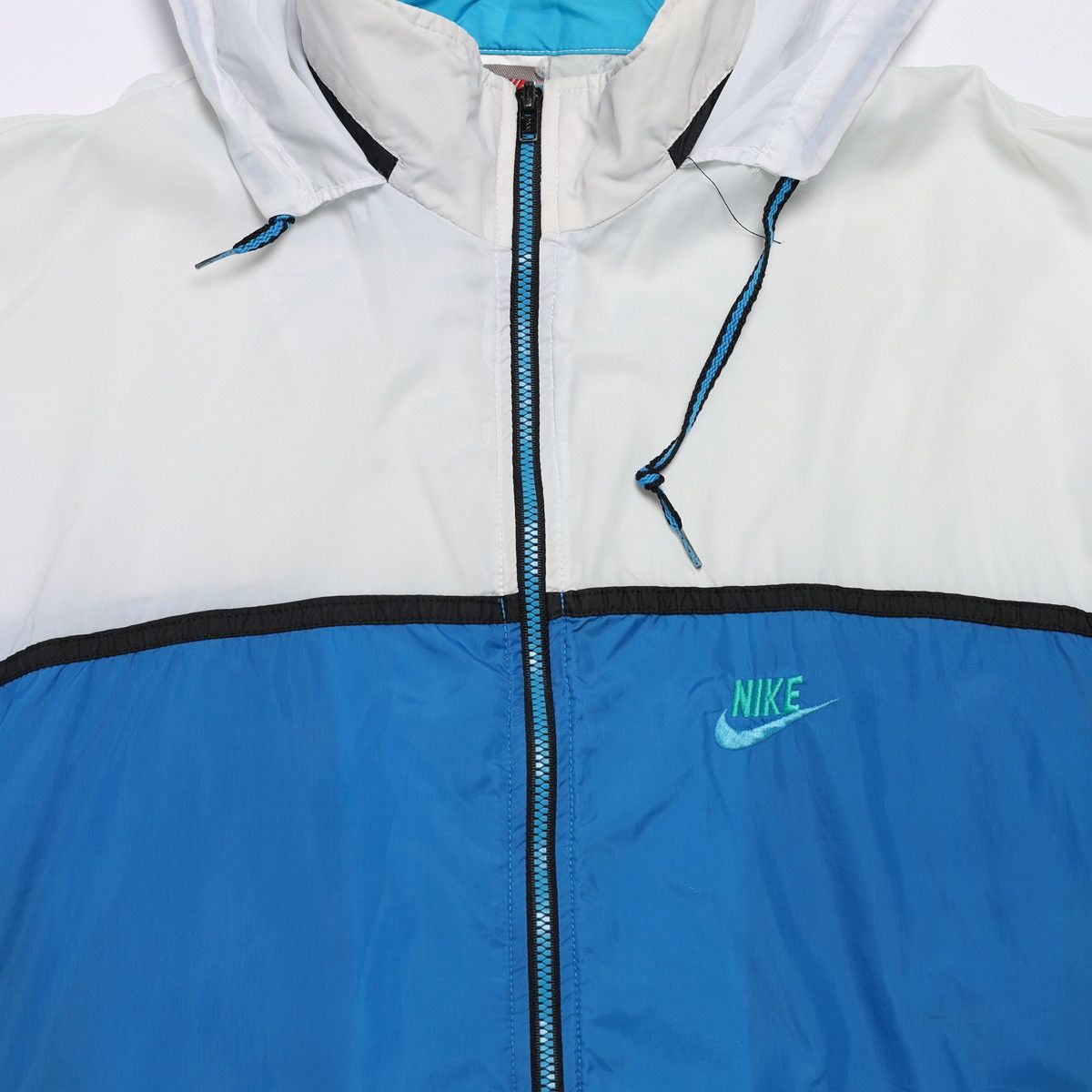 Nike Vintage Nike Windbreaker Light Jacket White Blue Green Size US XL / EU 56 / 4 - 5 Thumbnail