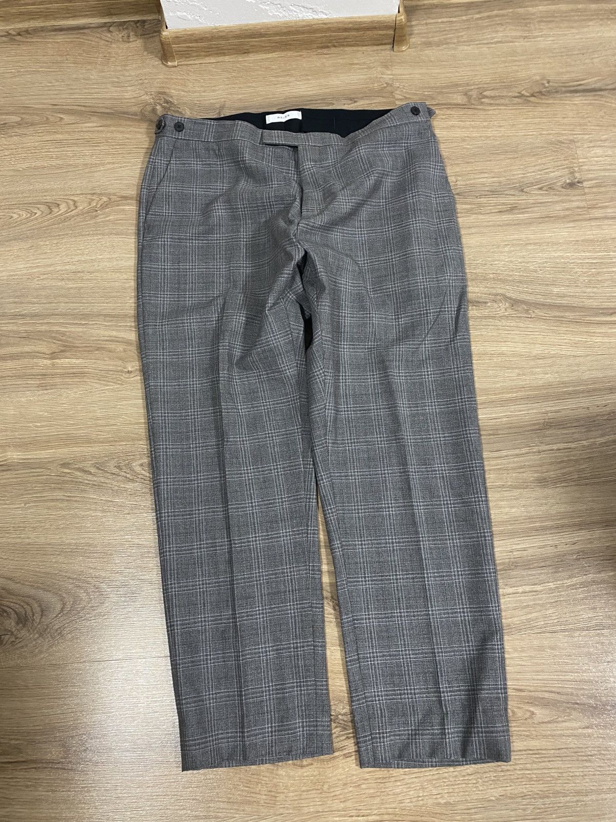 Reiss Reiss Three-piece Grey Checkered Wool Suit Size: 42R Size 42R - 17 Thumbnail