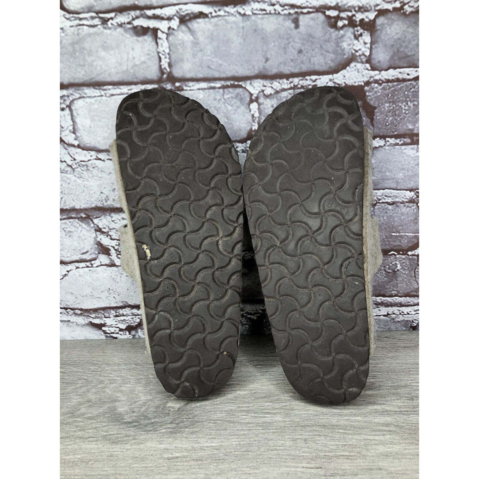 Birkenstock Birkenstock Wool Felt Beige Arizona Comfort Slides Sandals W Size US 7.5 / IT 37.5 - 20 Thumbnail
