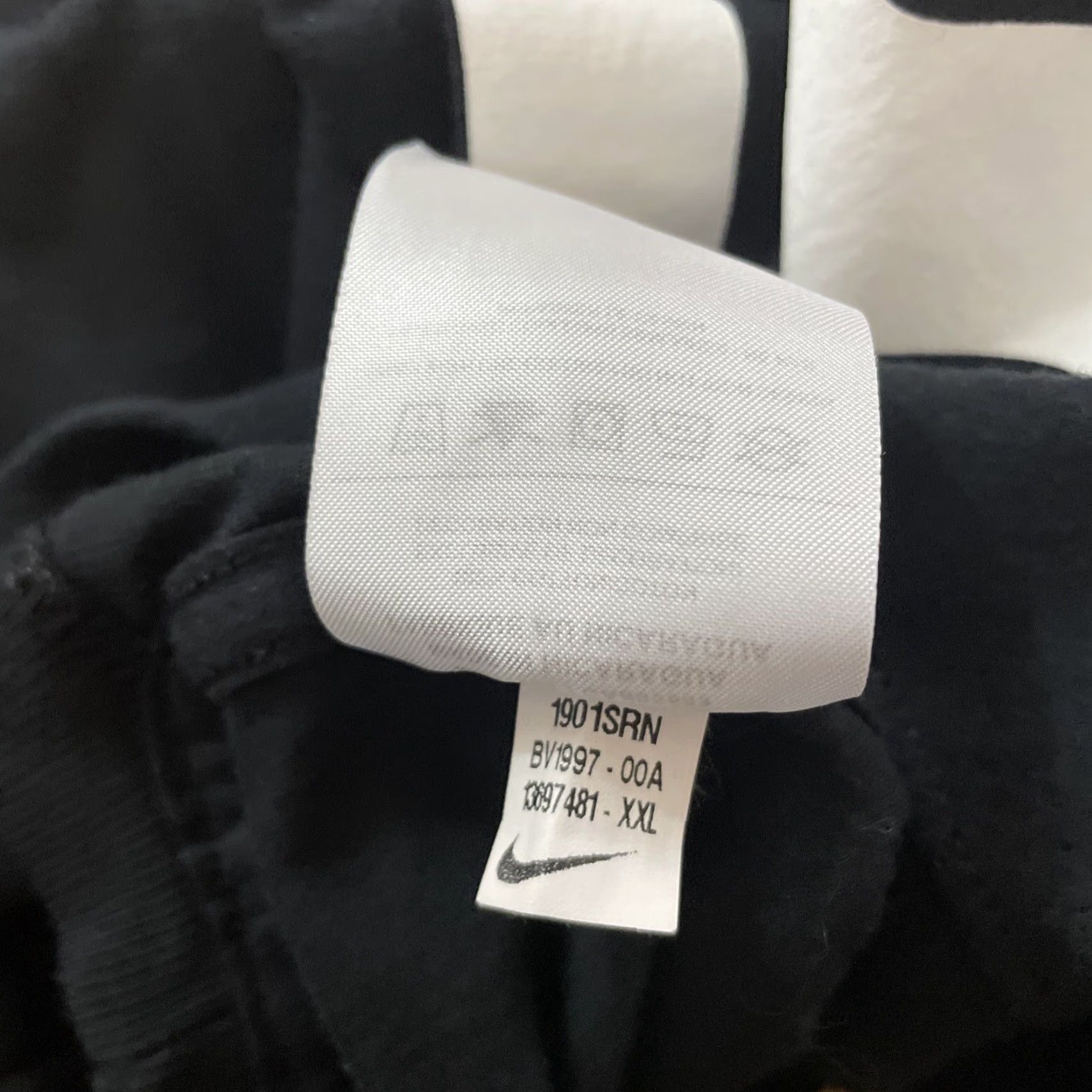 Nike Nike The Nike Tee Mens 2XL Black Just Do It Gym Workout Run Active Knit Crew T-Shirt Nike Logo 90s Sports Long Tail Size US XXL / EU 58 / 5 - 7 Thumbnail