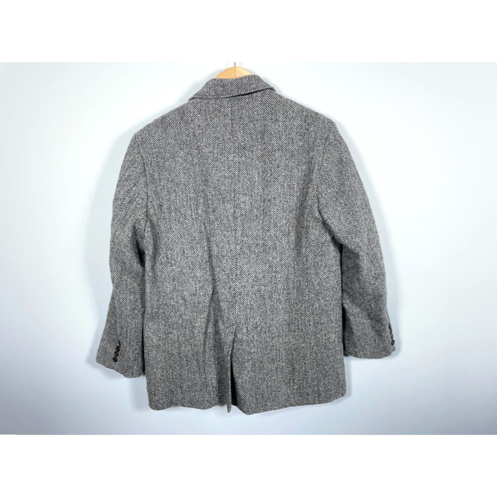 J.Crew J.Crew Harris Tweed Sport Coat Men's Large Gray Herringbone 3 Button Jacket Size US L / EU 52-54 / 3 - 2 Thumbnail