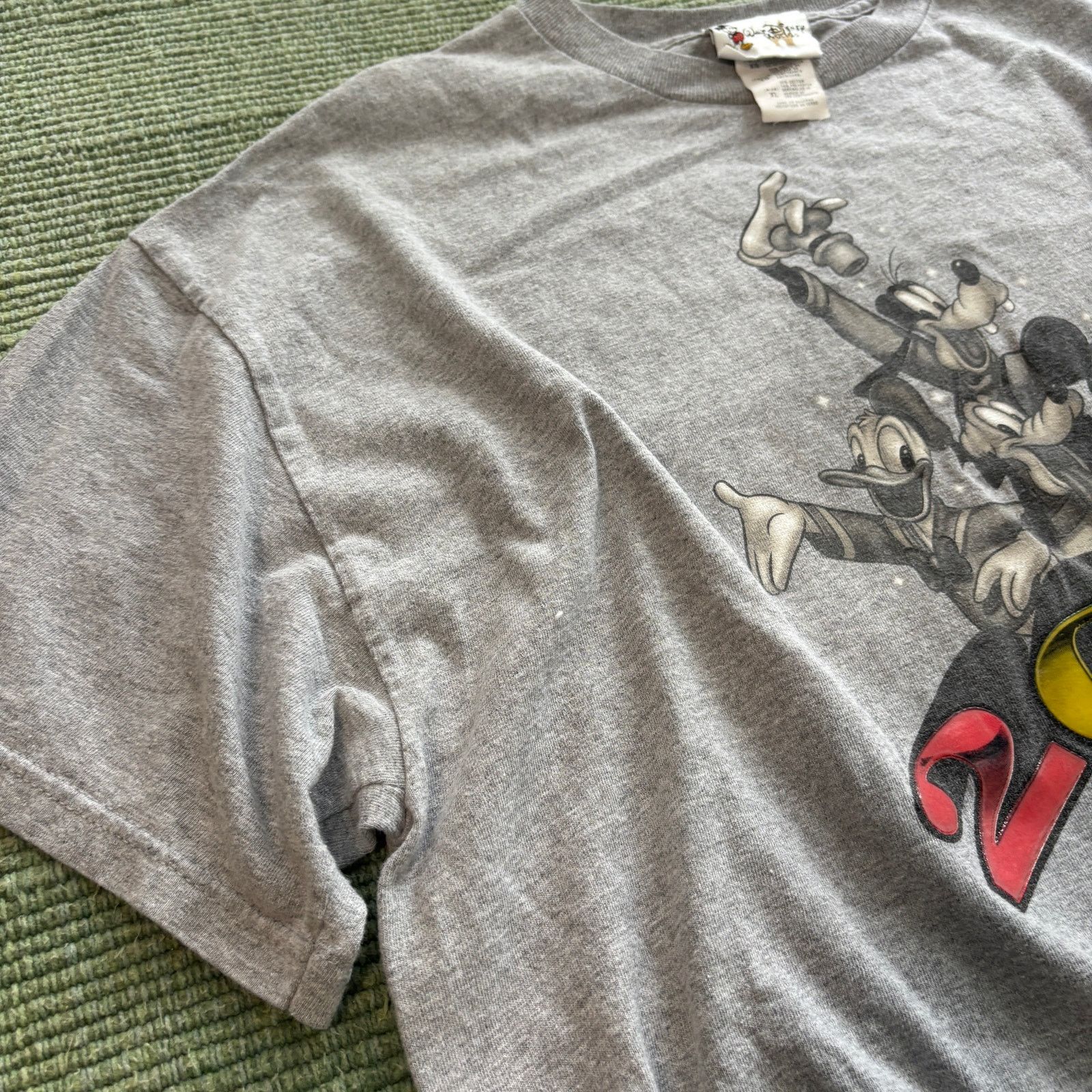 Disney Vintage 2004 Walt Disney World Gel Print Tee Shirt Sz L Size US L / EU 52-54 / 3 - 5 Thumbnail