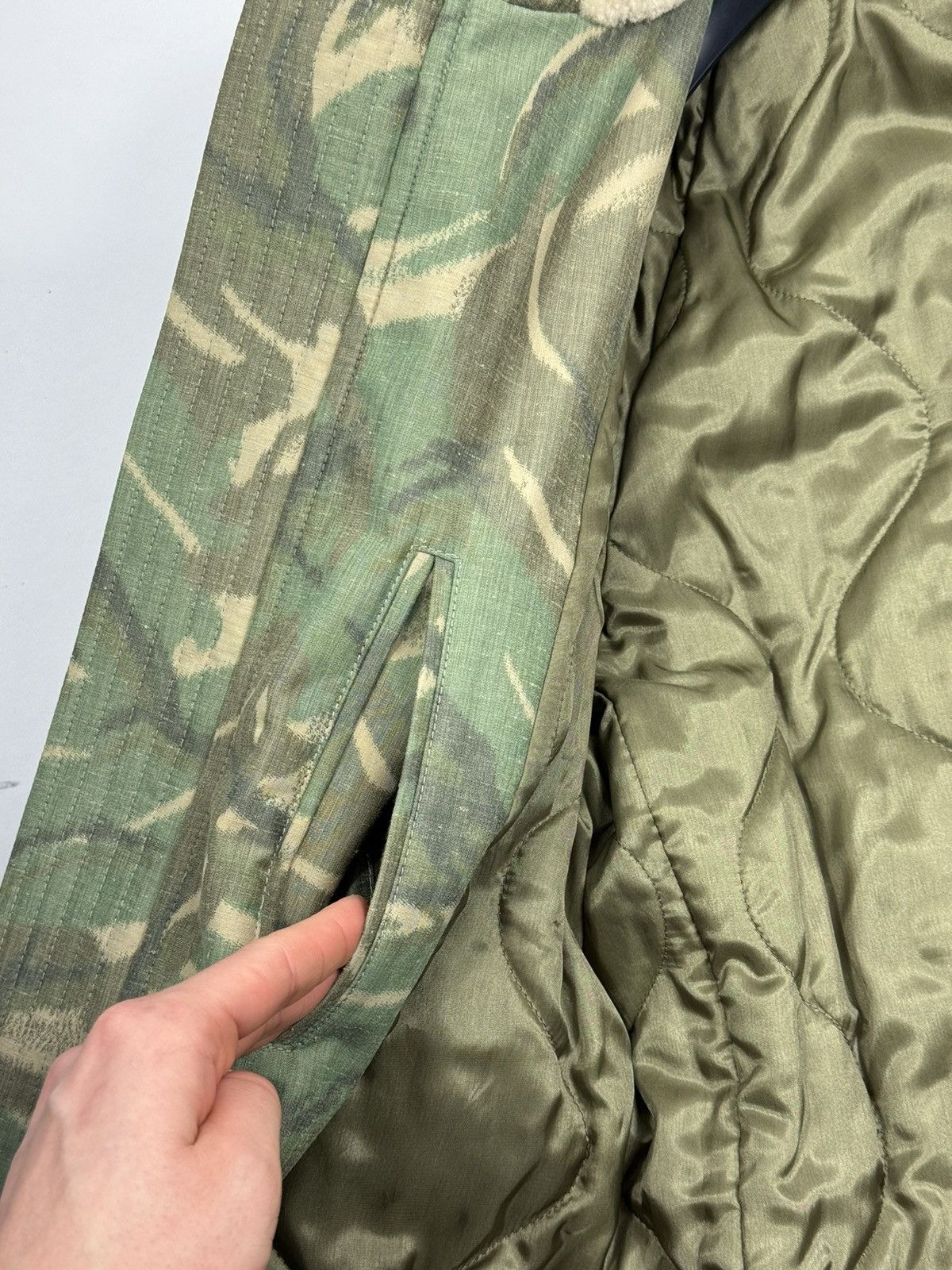 Saint Laurent Paris CAMOUFLAGE REAL SHEARLING HOOD JACKET Size US S / EU 44-46 / 1 - 9 Thumbnail