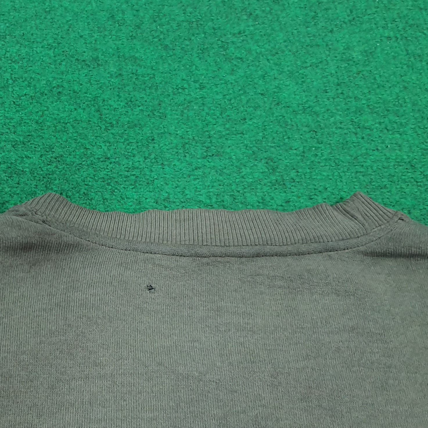 Vintage Vintage Castrol Sweatshirt C268N8 Size US L / EU 52-54 / 3 - 4 Thumbnail