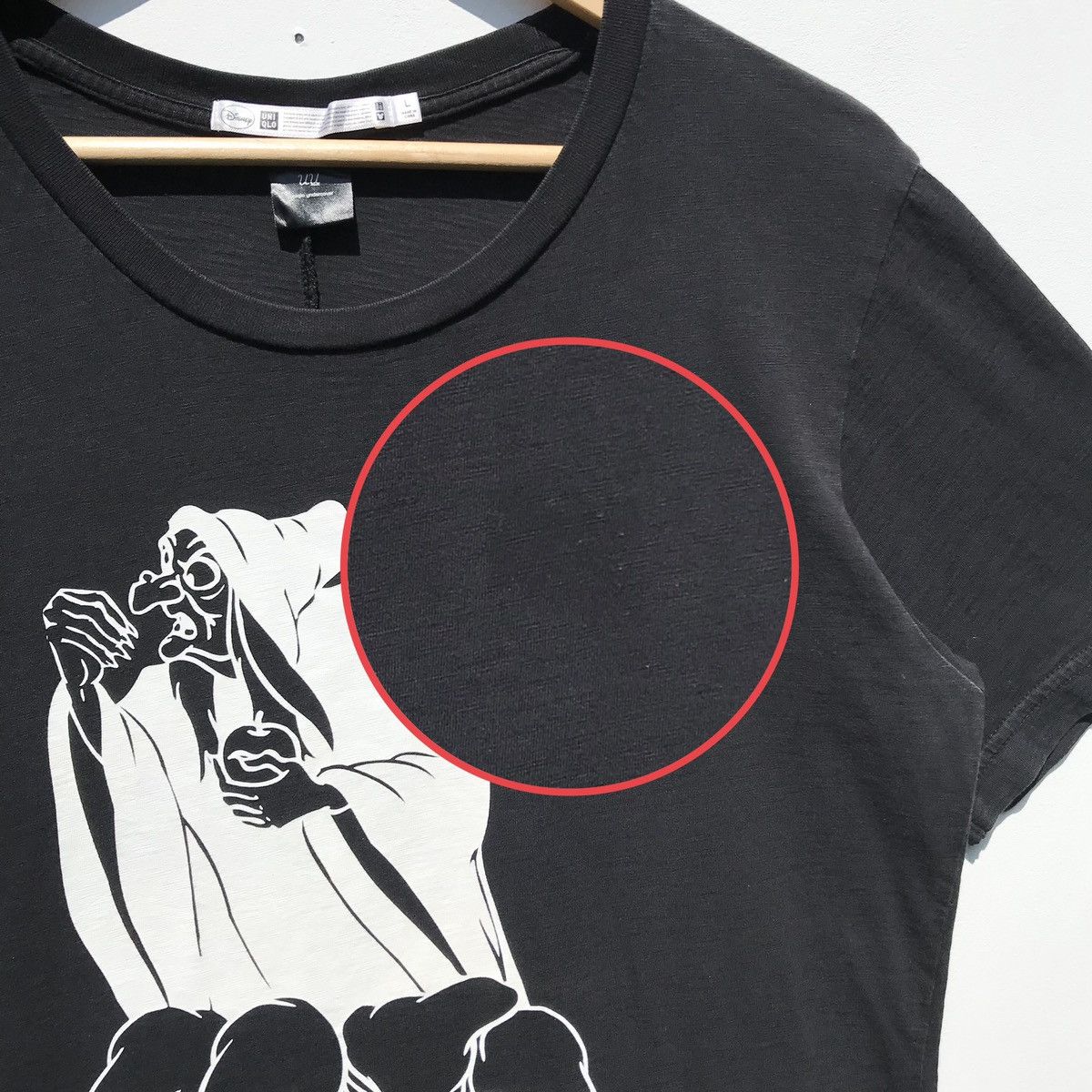 Undercover × Uniqlo Undercover X Uniqlo Snow White Tee Undercover SunFaded Size US M / EU 48-50 / 2 - 12 Thumbnail