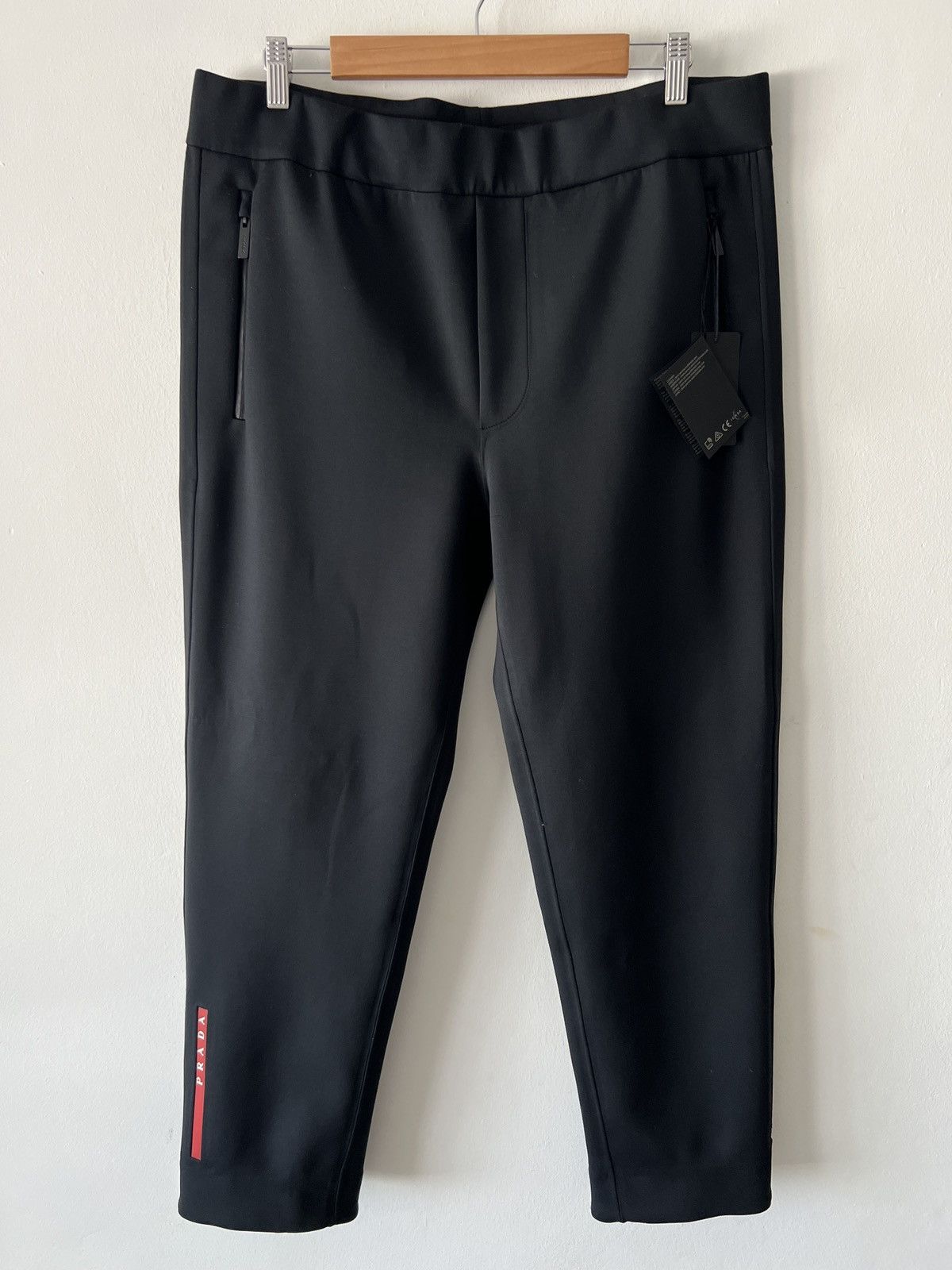 【関税&送料込】Prada Black Cotton Joggers 850b3acfc72b3e80c7228bd14cd15a