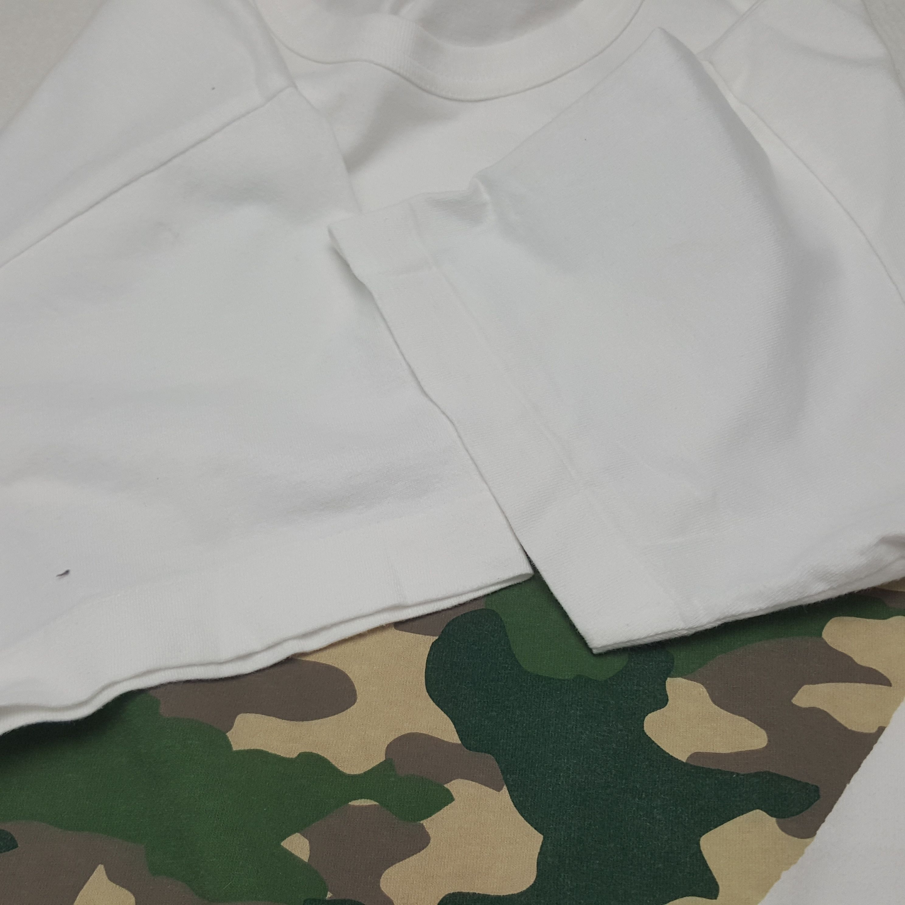 Comme des Garcons PLAY × Vintage Vintage Play Comme des Garcons Camo Tshirt Size US M / EU 48-50 / 2 - 5 Thumbnail