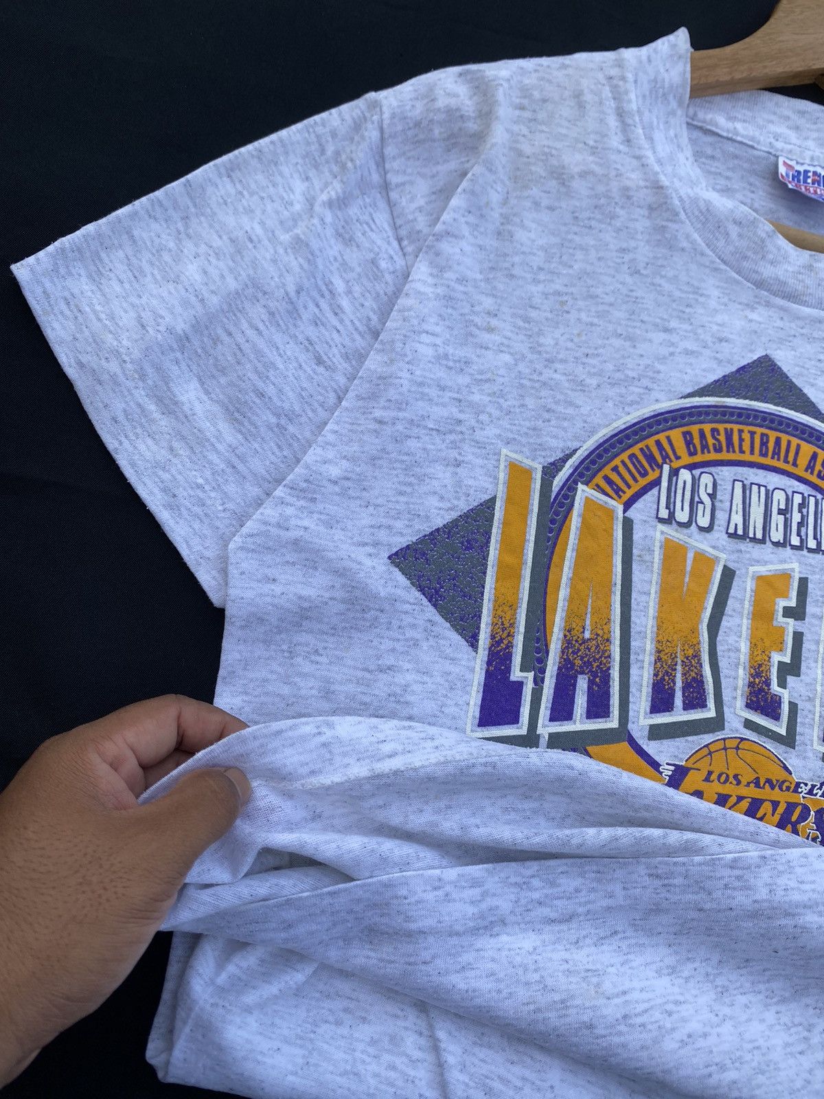 NBA Rare! Vintage 1990’s Los Angeles Lakers NBA T Shirt Size US M / EU 48-50 / 2 - 10 Thumbnail