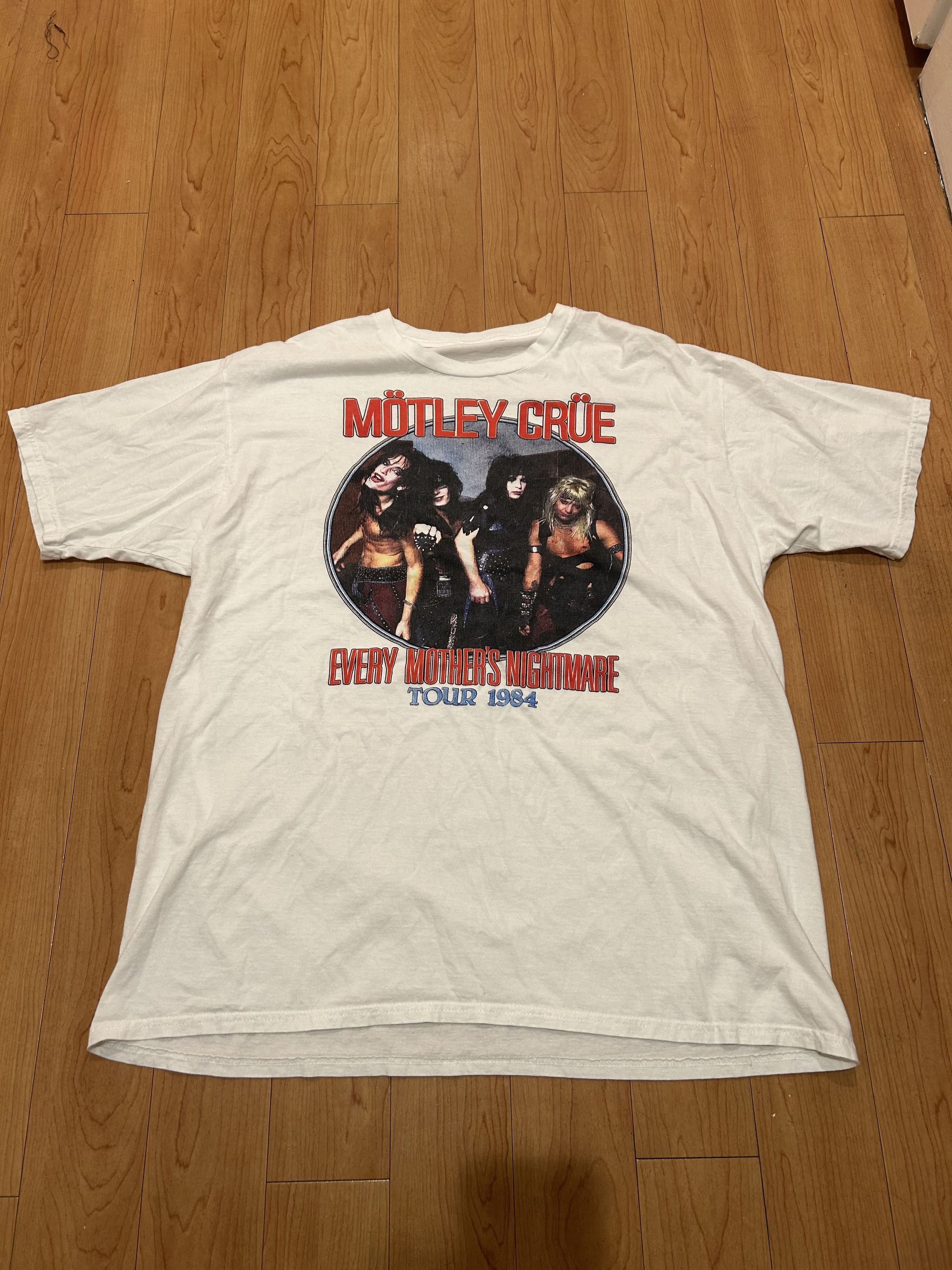 Band Tees Motley Crue tee reprint Size US L / EU 52-54 / 3 - 1 Thumbnail