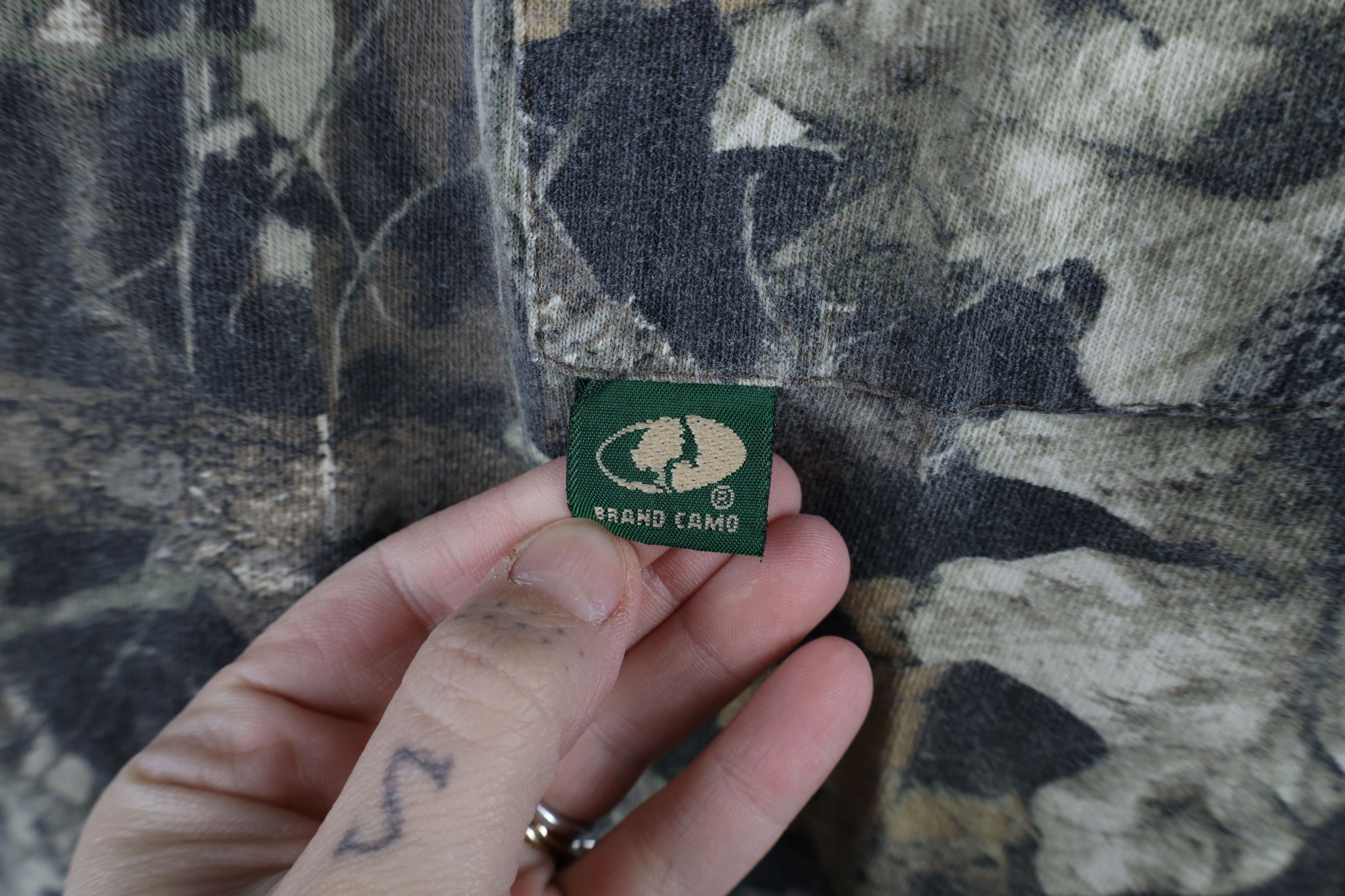 Mossy Oaks × Vintage Vintage 90s Mossy Oak Camouflage Pocket T-Shirt Cotton USA Size US XL / EU 56 / 4 - 6 Thumbnail