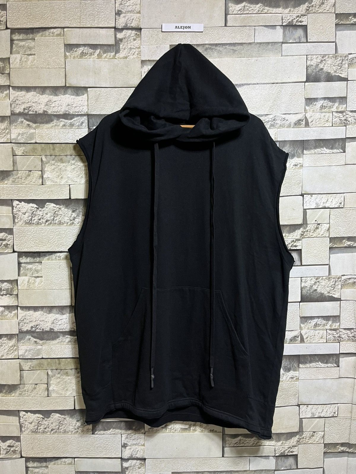 Nude: Masahiko Maruyama NUDE: MASAHIKO MARUYAMA DRAWSTRING SLEEVELESS HOODIE Size US M / EU 48-50 / 2 - 3 Thumbnail