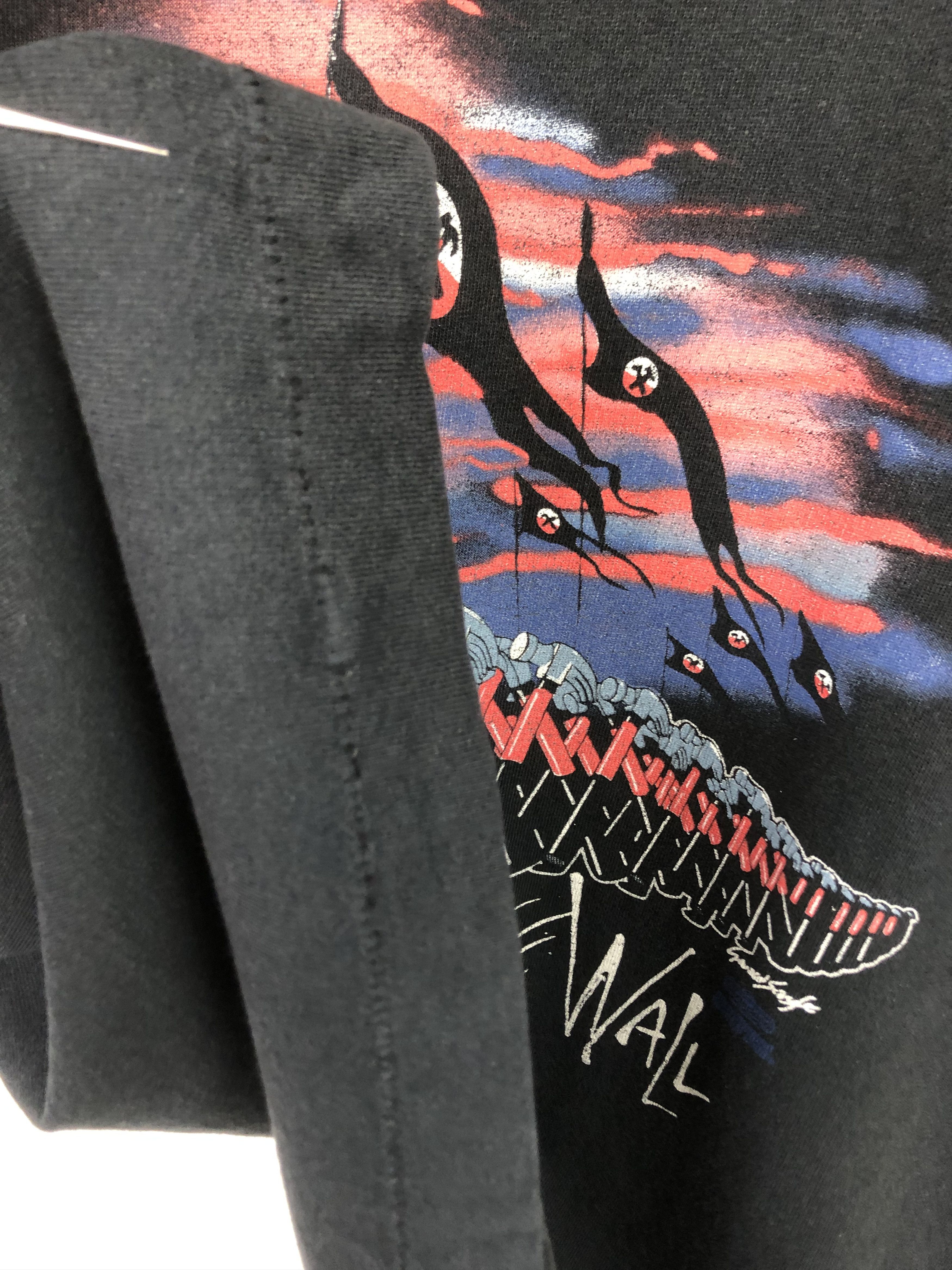 Vintage Vintage 80's Pink Floyd The Wall Marching Hammers Tee Shirt Size US XL / EU 56 / 4 - 7 Thumbnail