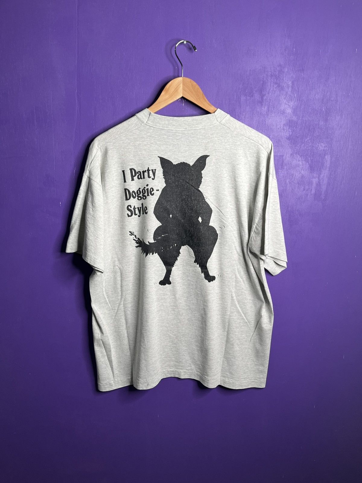Vintage Vintage 90s Spuds McKenzie howling saloon t-shirt Size US XL / EU 56 / 4 - 2 Thumbnail