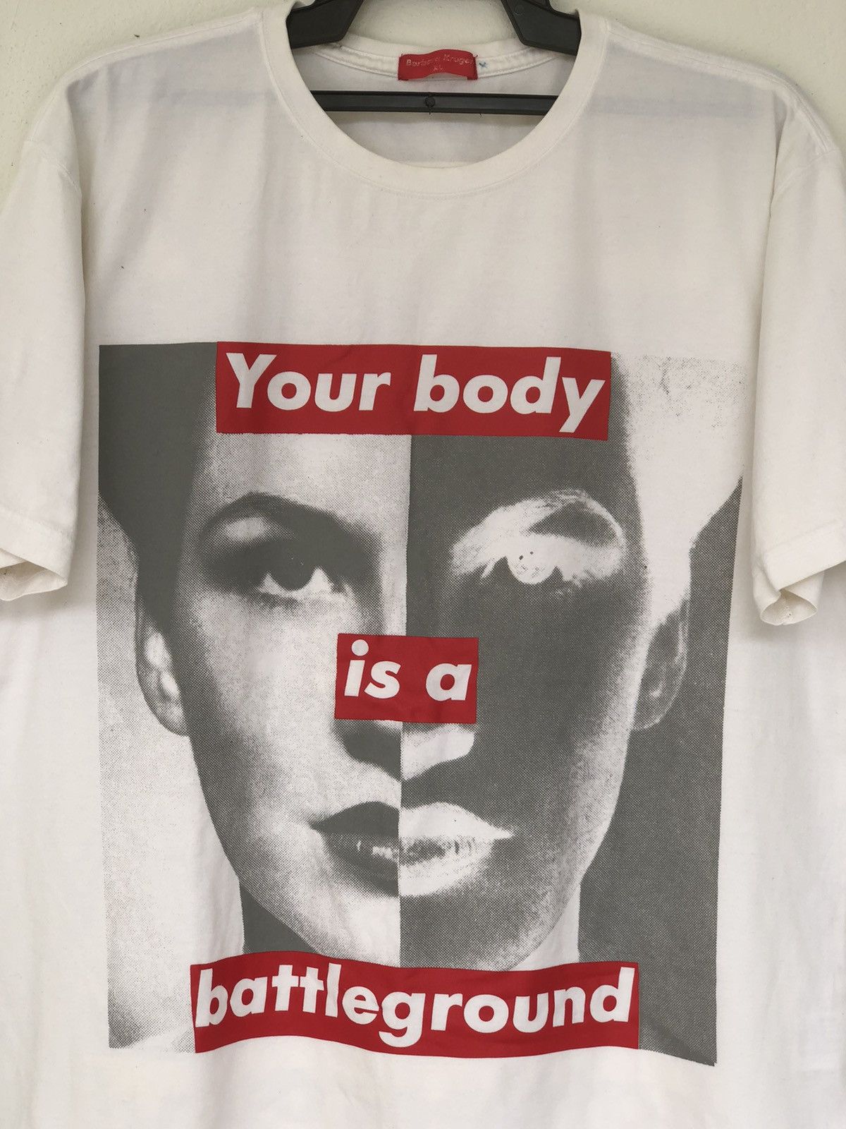 Vintage BARBARA KRUGER POP ART Tee