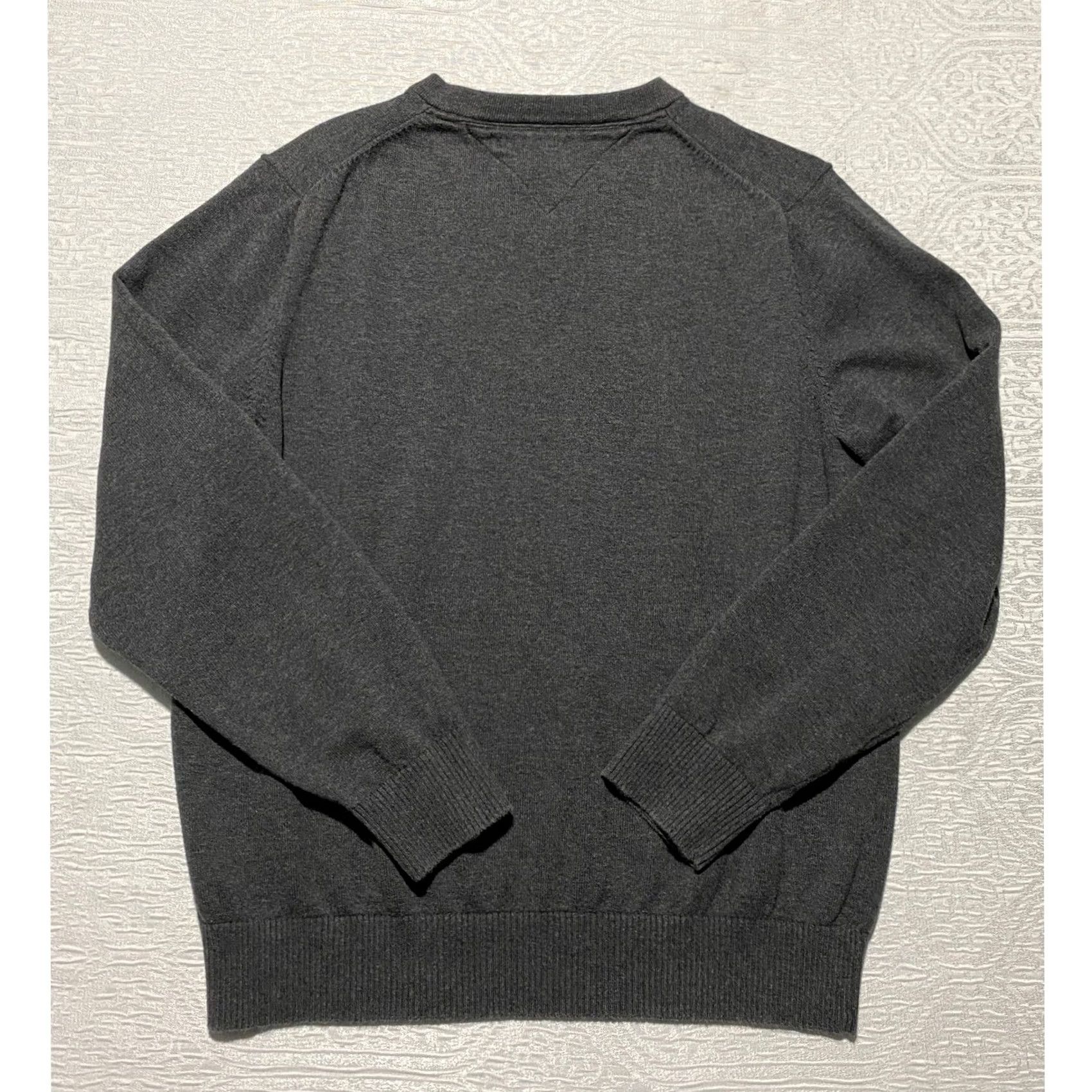 Tommy Hilfiger Tommy Hilfiger Mens Gray V-Neck Sweater 100% Cotton M Charcoal Long Sleeve Size US M / EU 48-50 / 2 - 4 Thumbnail