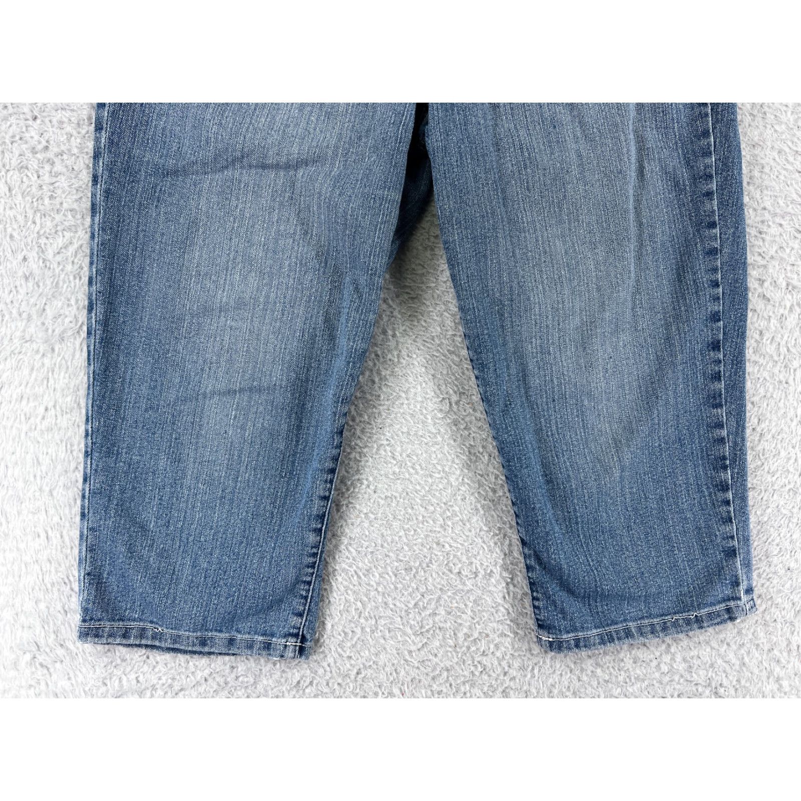 Style & Co VINTAGE Style & Co Blue Denim Capri Pants Womens Size 10P Floral Embroidered Cropped Size 32" / US 10 / IT 46 - 5 Thumbnail