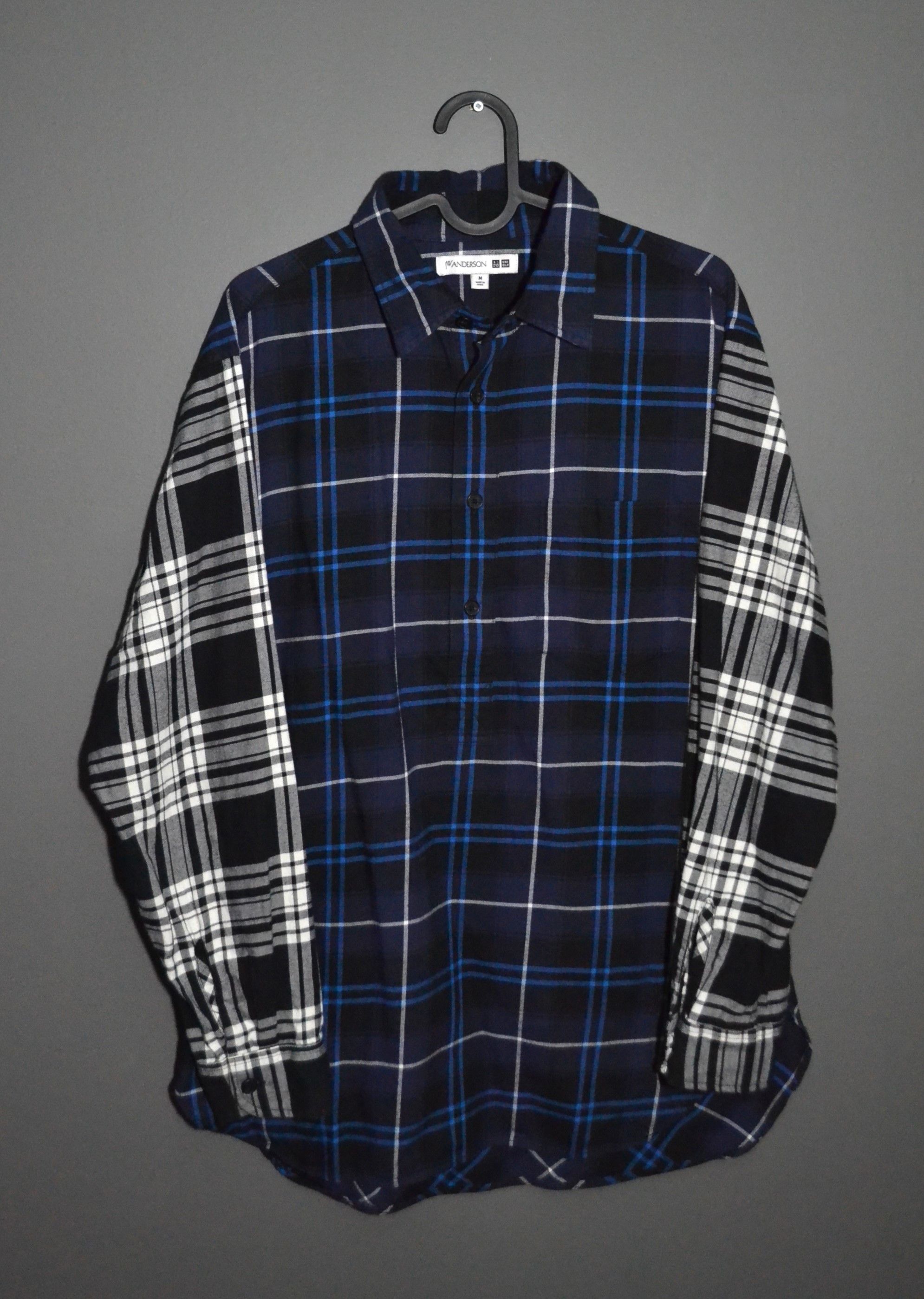 JW Anderson × Uniqlo JW Anderson x Uniqlo contrast Sleeve Buttonup Size M Size US M / EU 48-50 / 2 - 1 Thumbnail