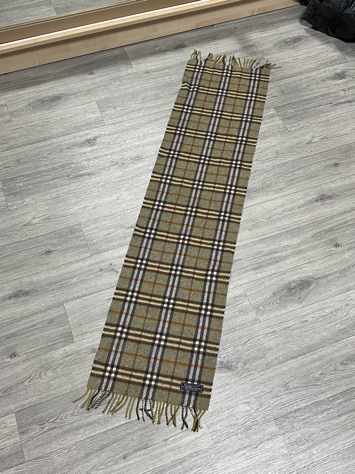Burberry × Vintage VINTAGE Burberry Classic Check Scarf Size ONE SIZE - 5 Thumbnail