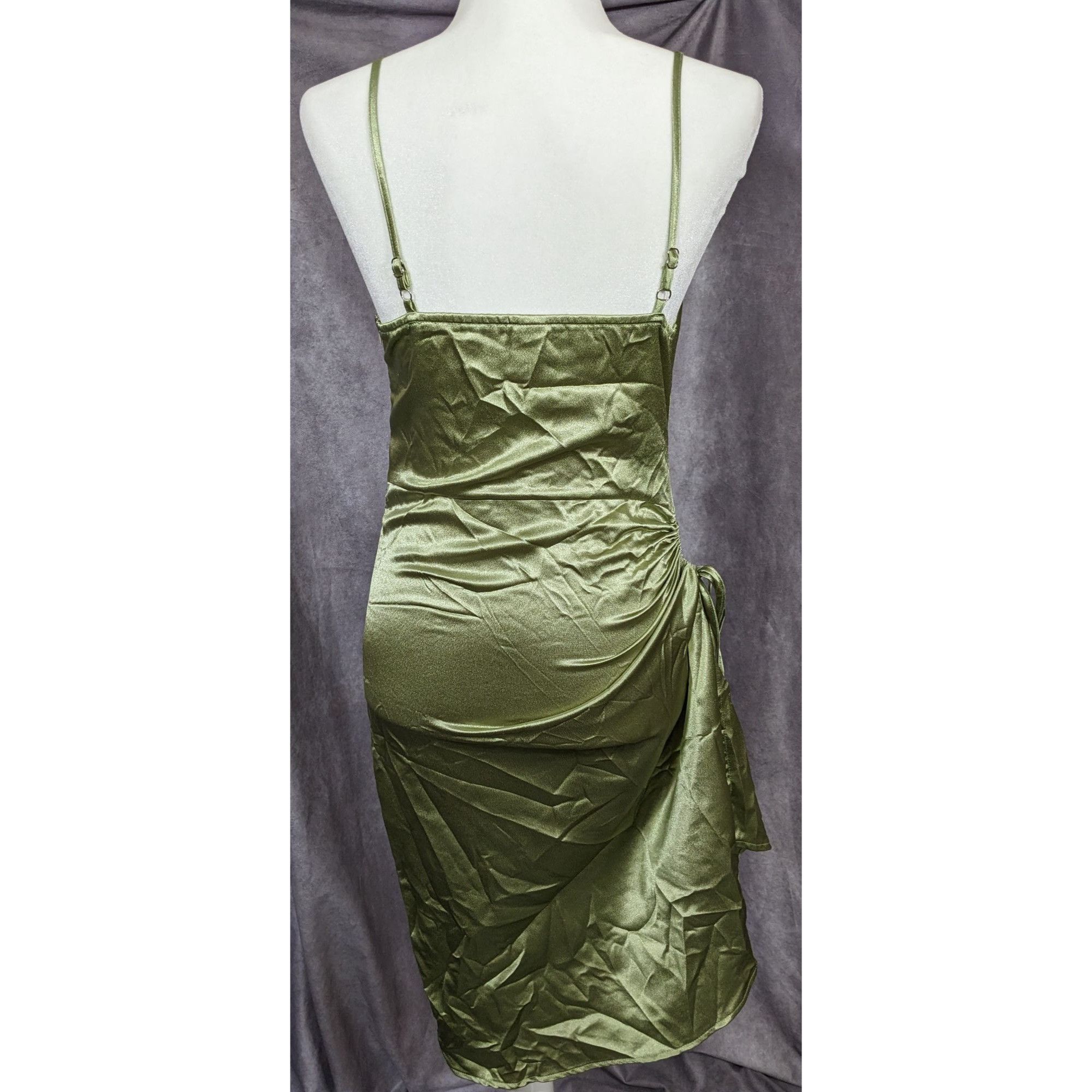 Other Elegant Open Midriff Green Satin Formal Dress Size S / US 4 / IT 40 - 12 Thumbnail