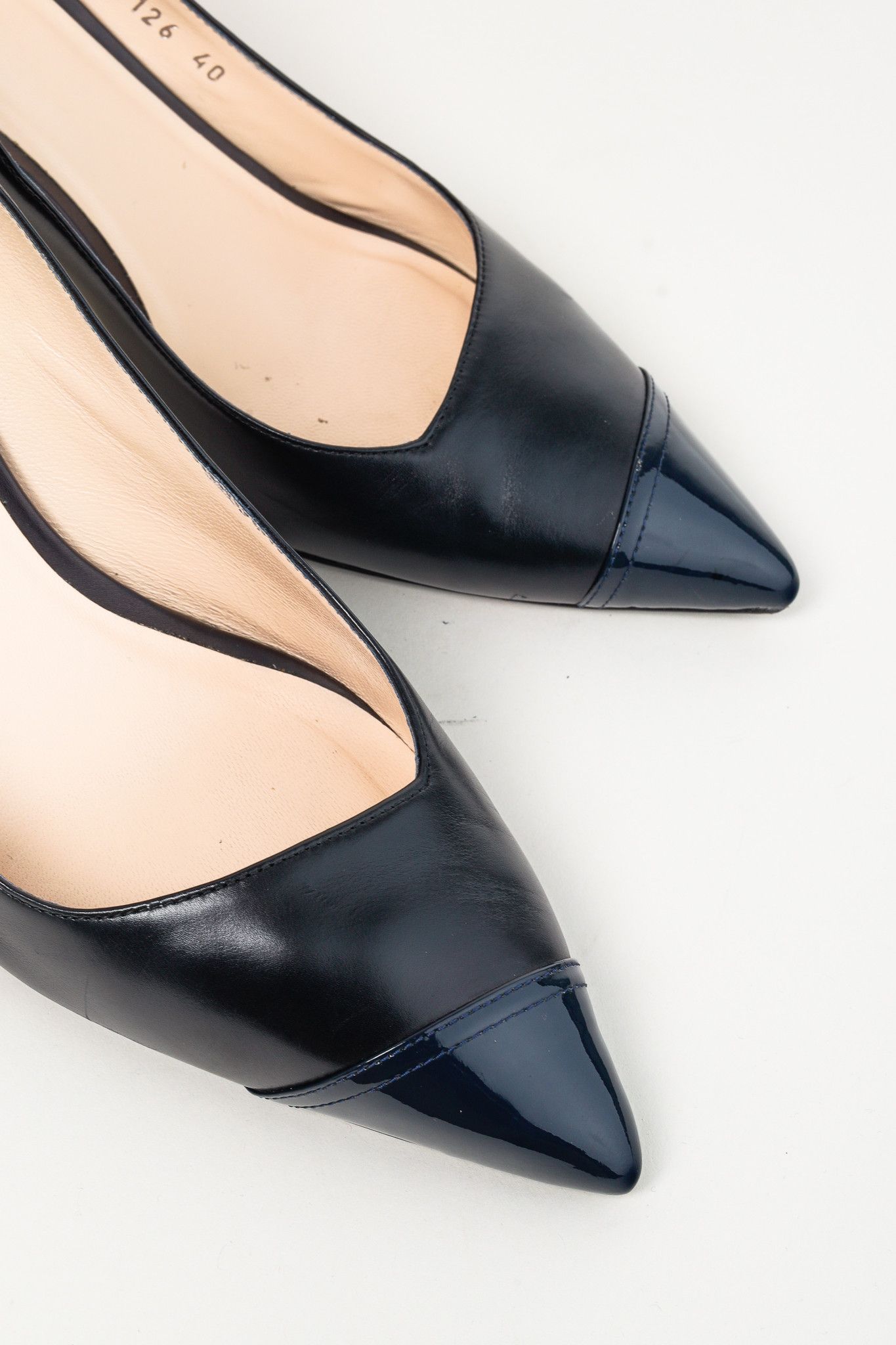 Giorgio Armani Giorgio Armani Navy Blue Leather Pointed-Cap-Toe Pumps Size US 9.5 / IT 39.5 - 7 Thumbnail