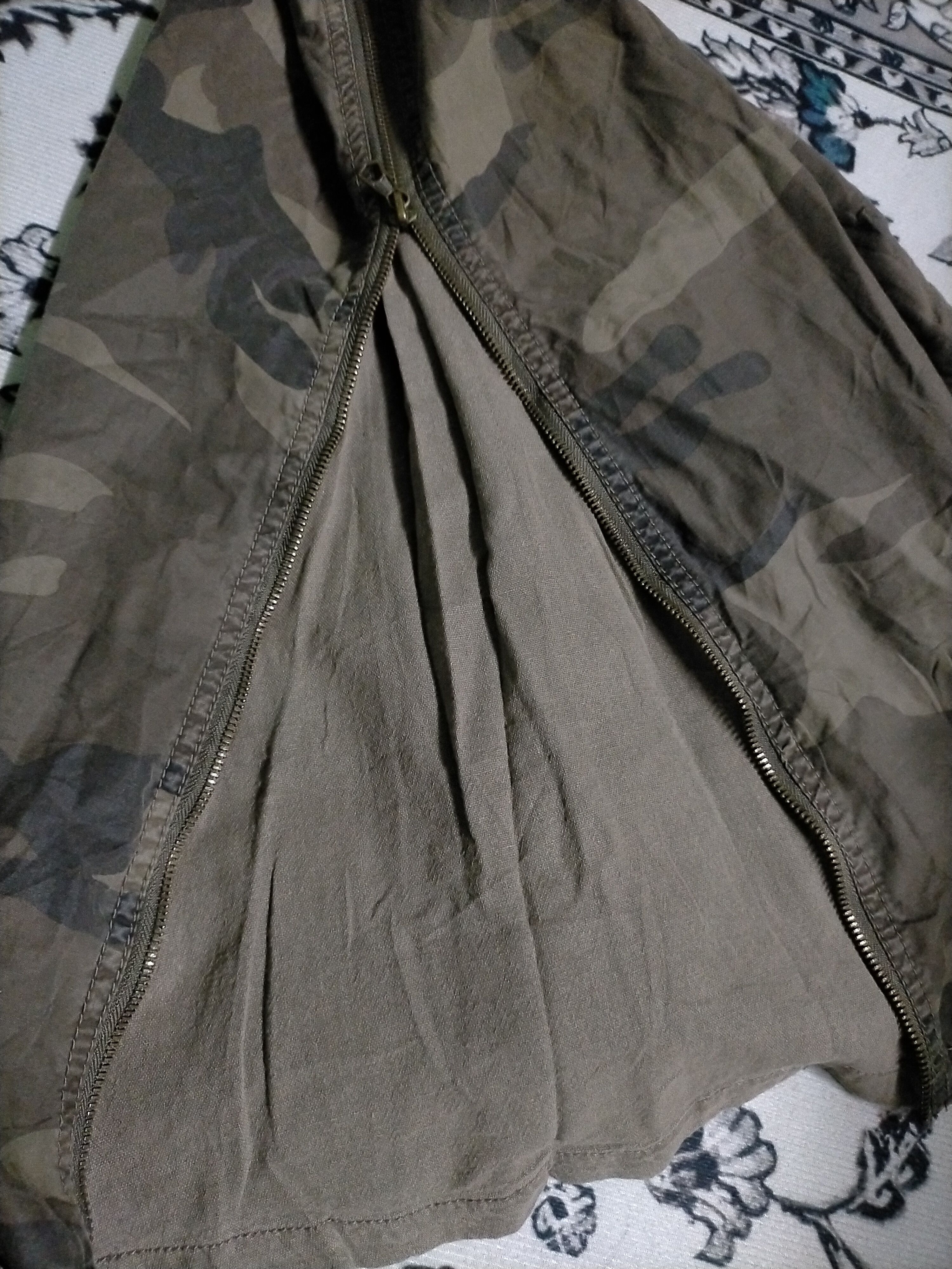 GOA Vintage Goa Multi Zipper Camo Skirts Size 31" - 8 Thumbnail