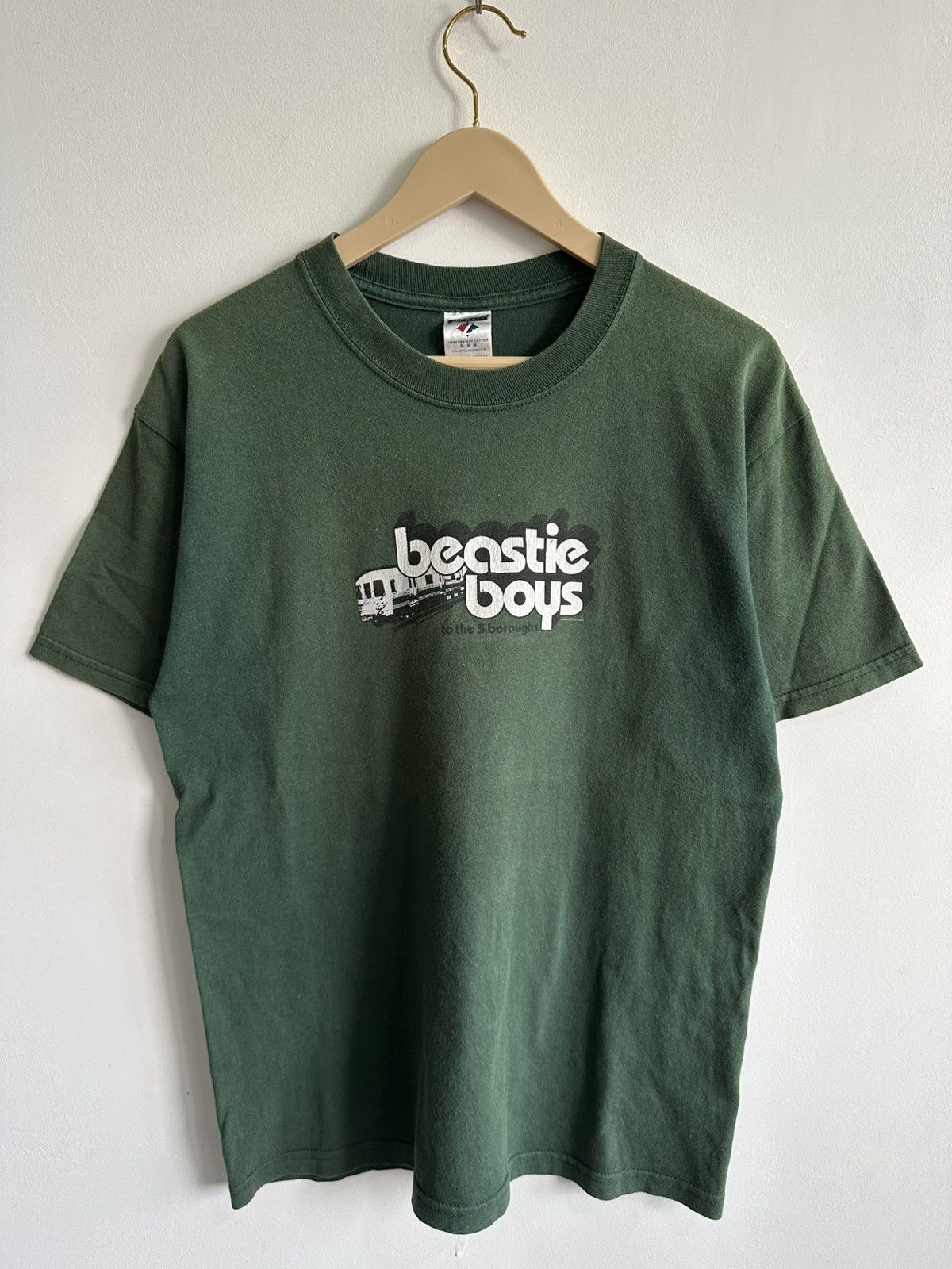 Band Tees Vintage Beastie Boys 2004 To The 5 Boroughs Band Tshirt Size US M / EU 48-50 / 2 - 2 Thumbnail