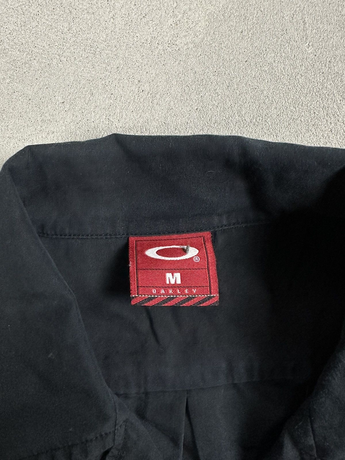 Oakley RARE! Oakley Vintage Nylon Black Shirt Metallic Logo Size US M / EU 48-50 / 2 - 5 Thumbnail