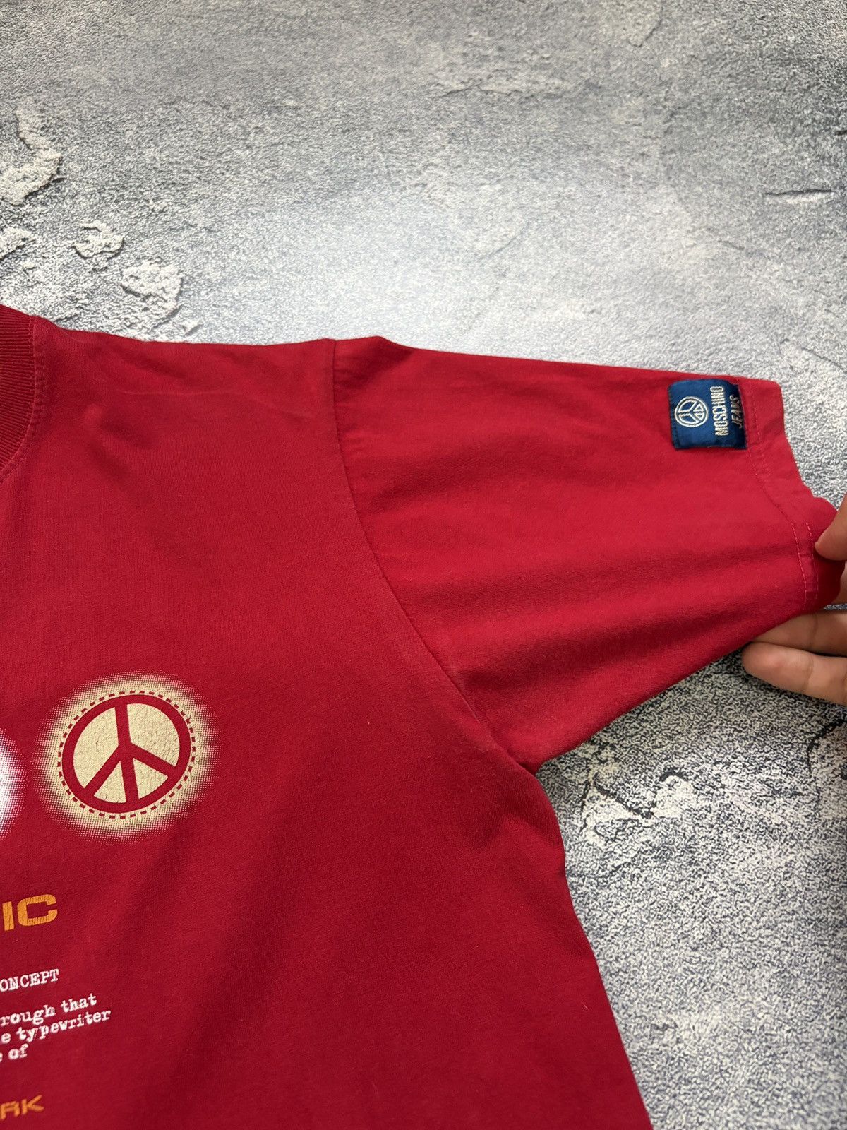 Moschino Vintage Moschino Jeans Red Cheap and Chic Peace T-Shirt Y2K Size US M / EU 48-50 / 2 - 10 Thumbnail