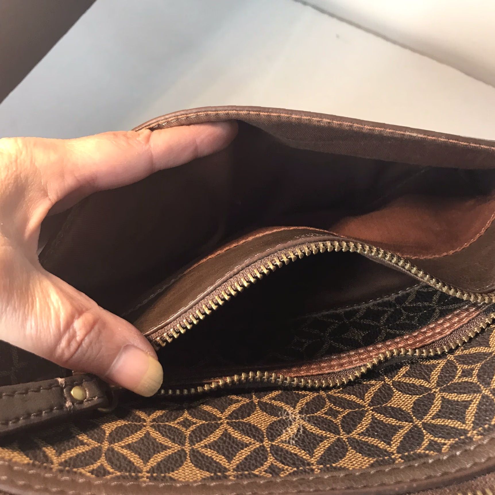 Fossil Fossil Brown & Gold Faux Leather Medium Crossbody Bag - Adjustable Strap, Geometric Pattern, Casual/Business, Womens Size ONE SIZE - 4 Thumbnail